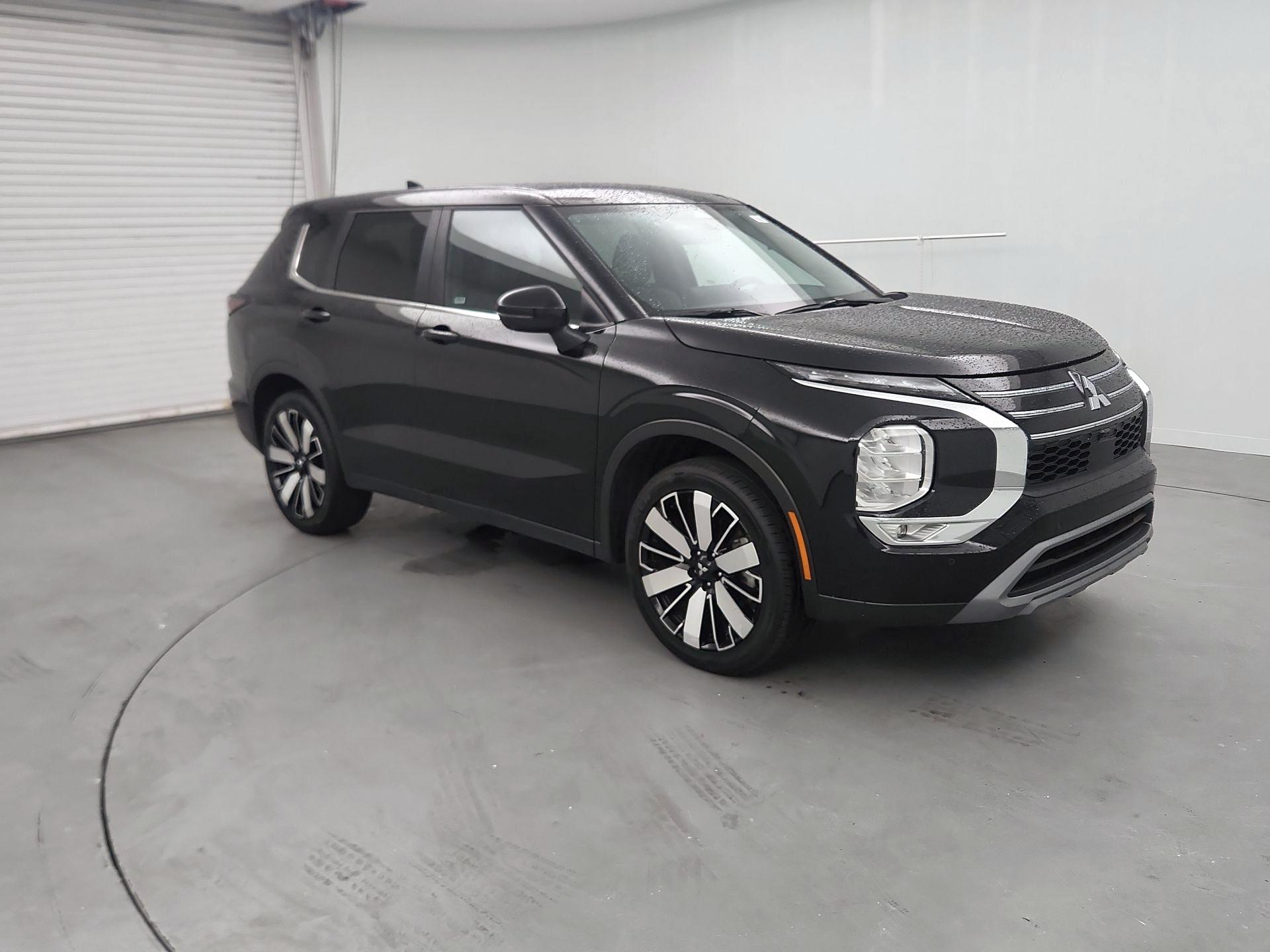 Thumbnail: 2025 Mitsubishi Outlander - 1
