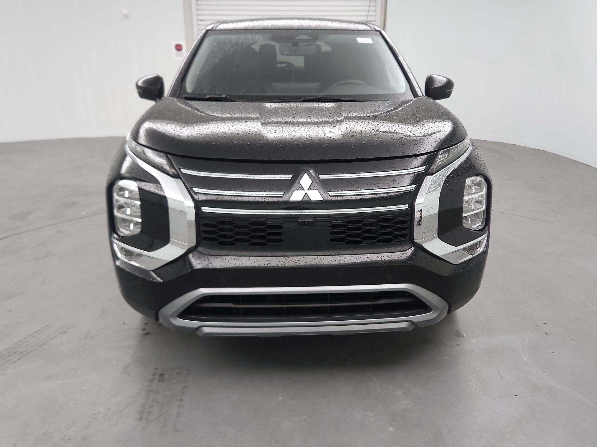 Thumbnail: 2025 Mitsubishi Outlander - 2