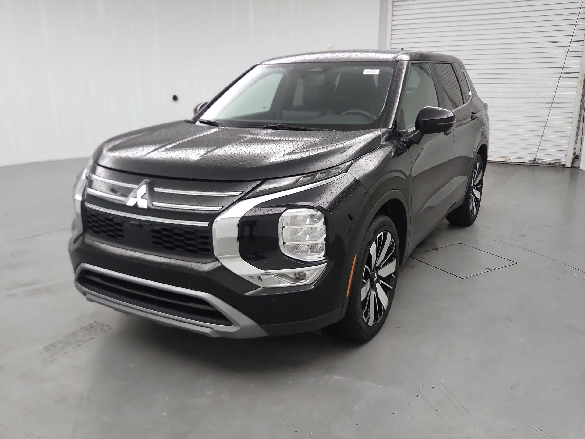 Thumbnail: 2025 Mitsubishi Outlander - 3