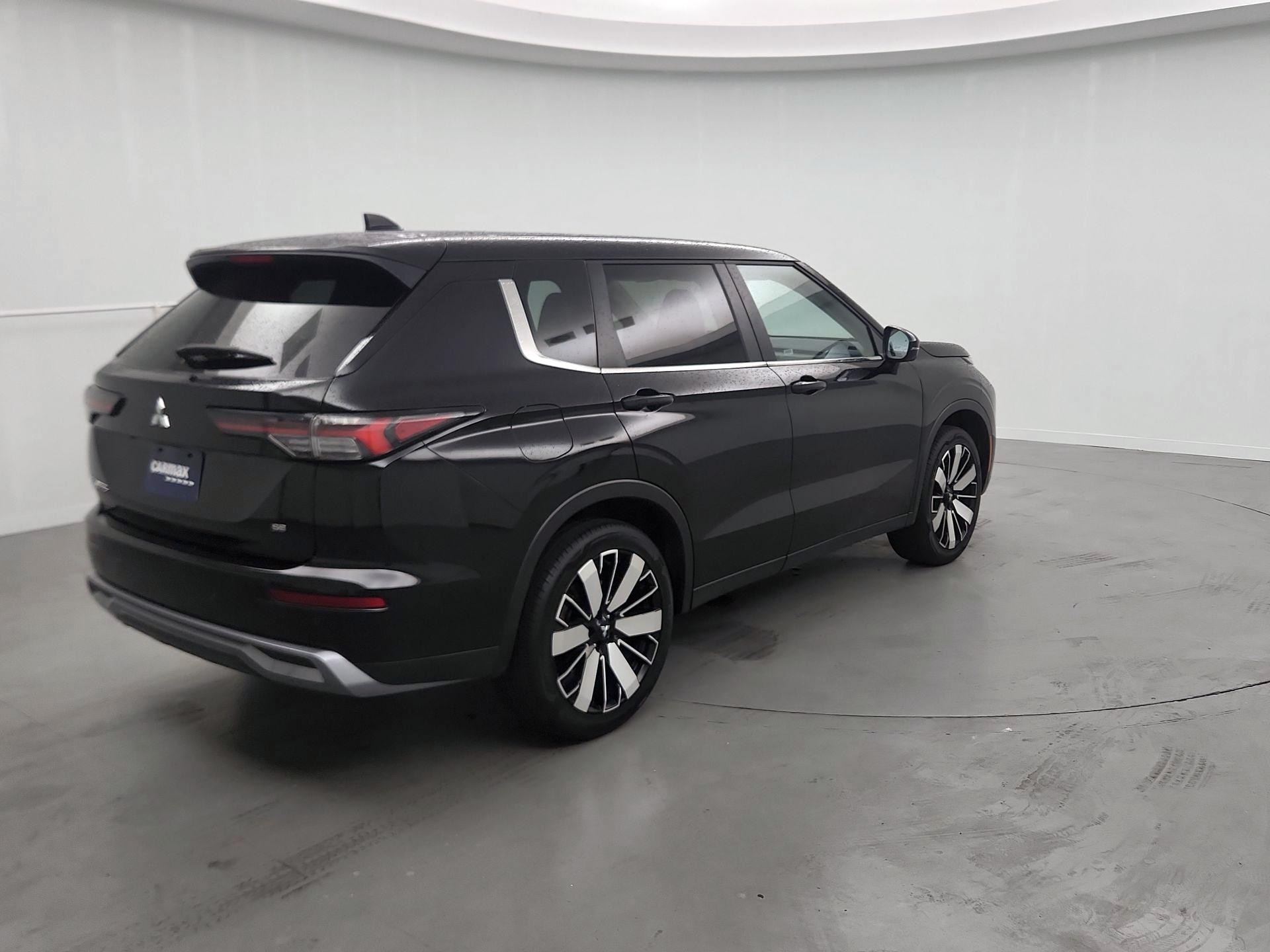 Thumbnail: 2025 Mitsubishi Outlander - 5
