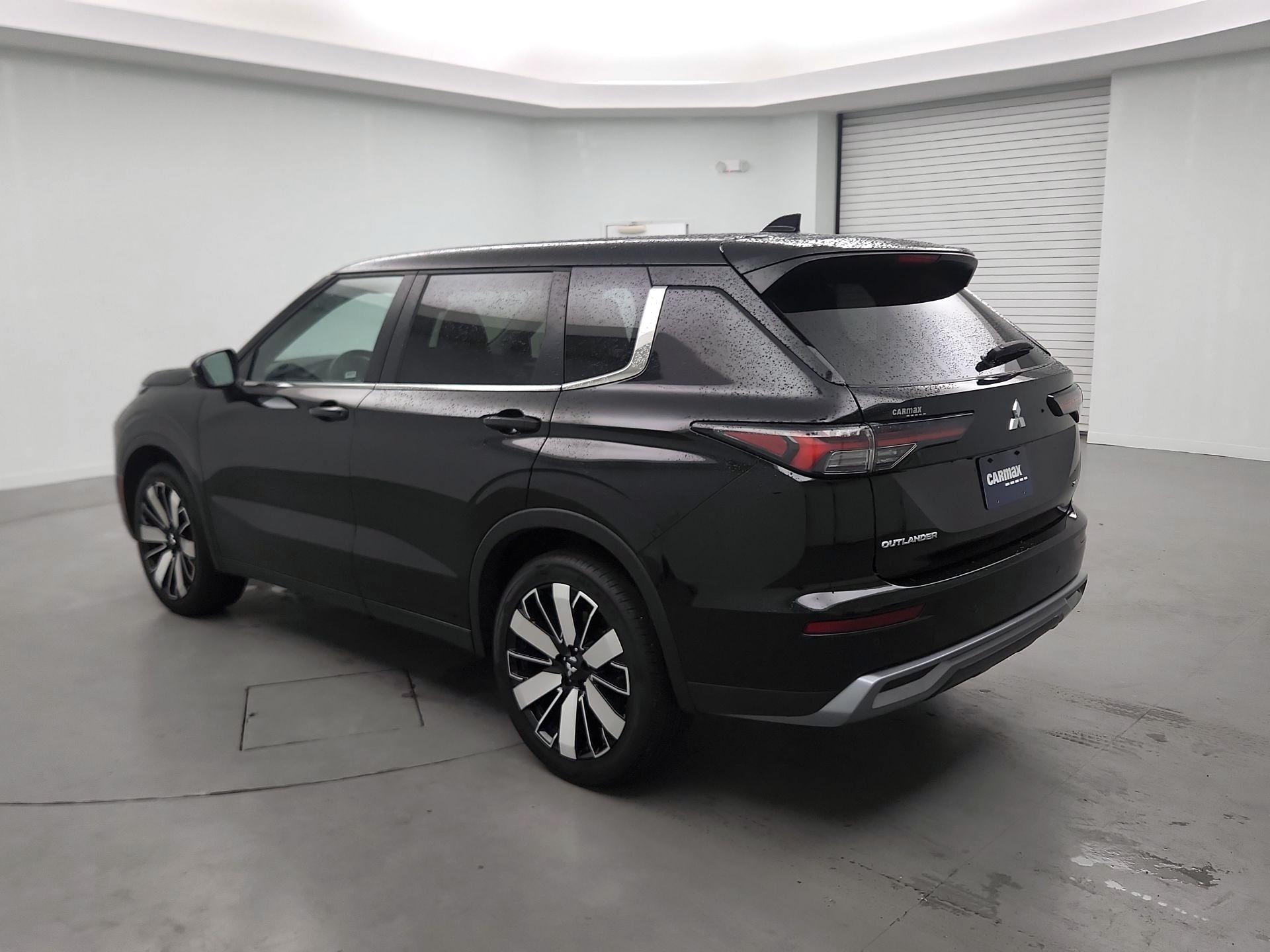Thumbnail: 2025 Mitsubishi Outlander - 7
