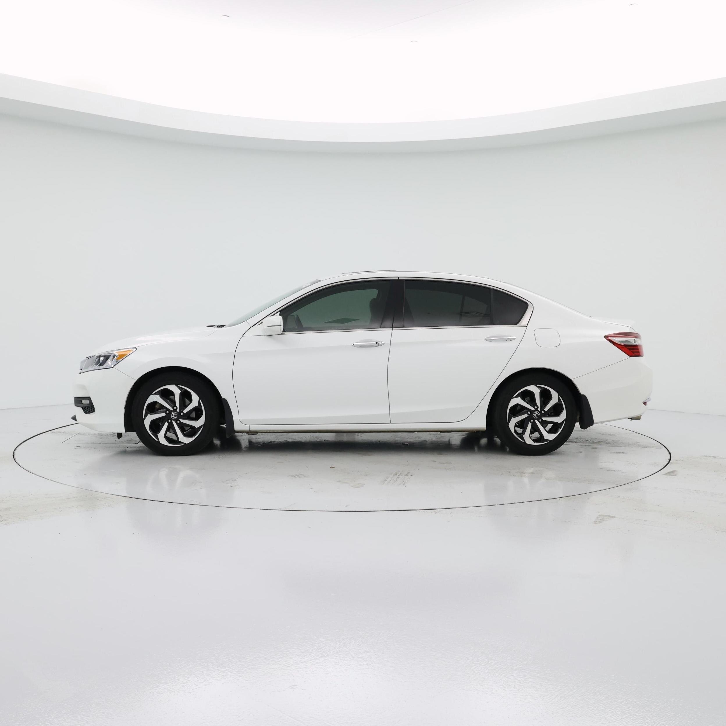 Thumbnail: 2016 Honda Accord - 3