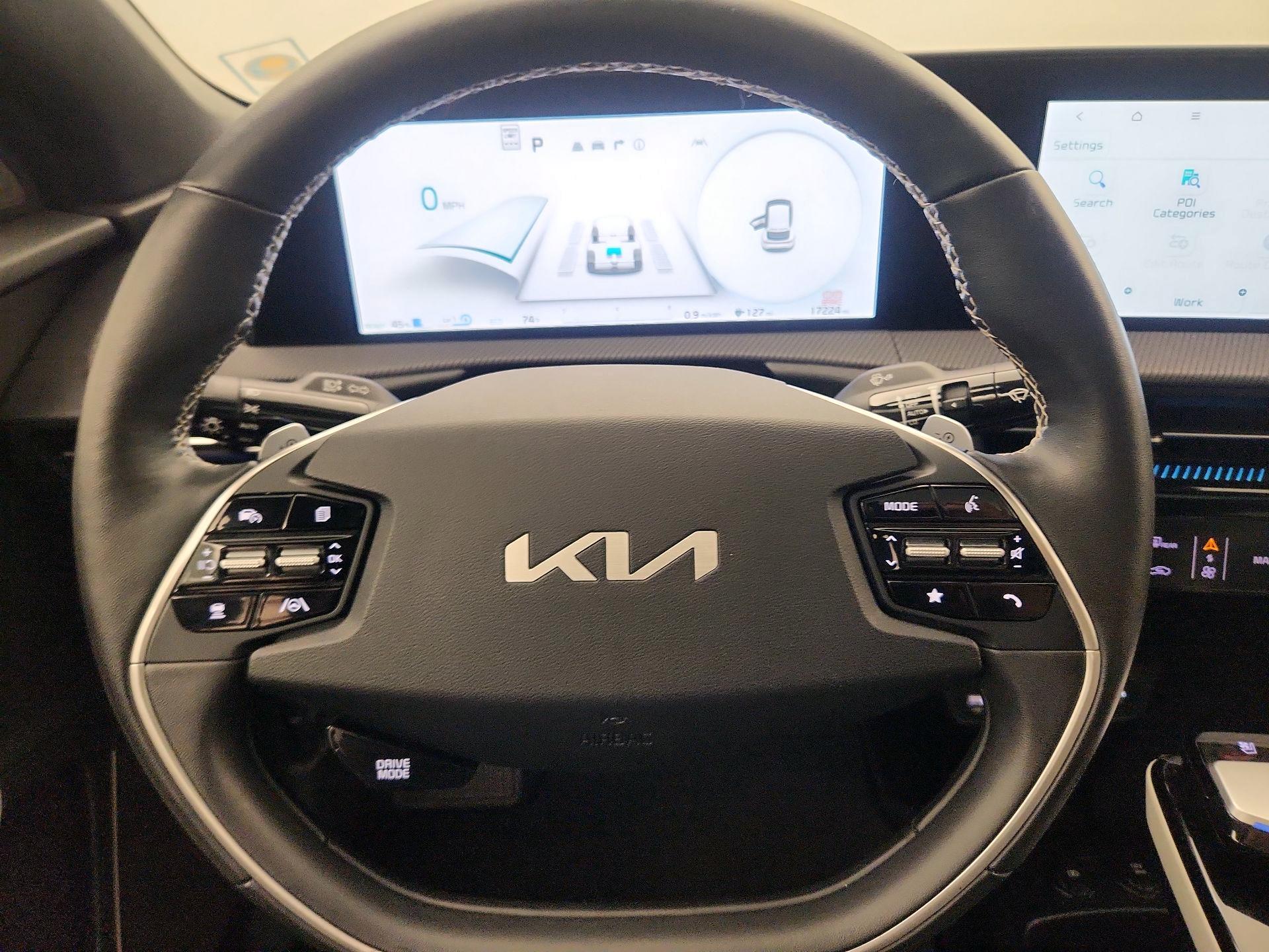 Thumbnail: 2022 Kia EV6 - 10
