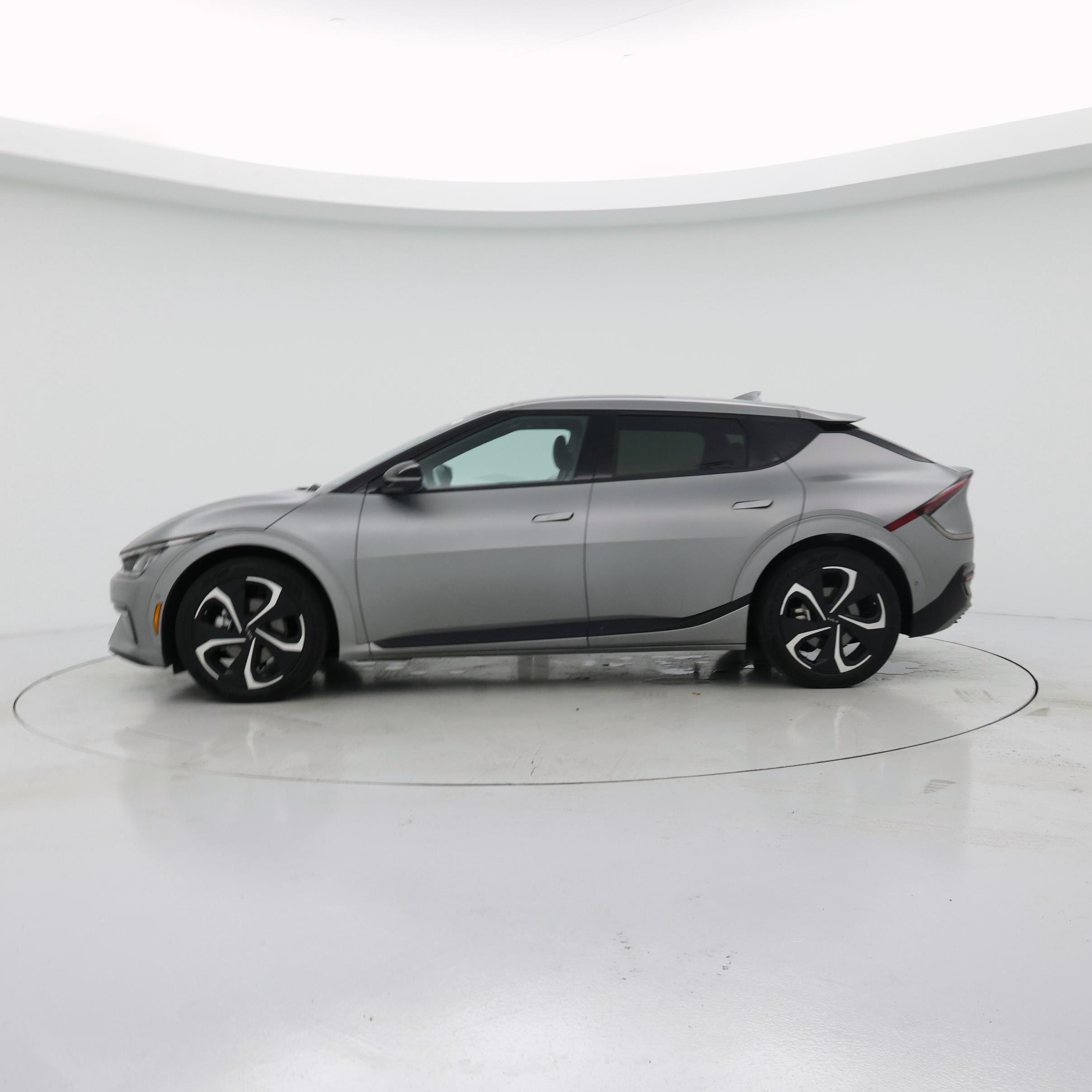 Thumbnail: 2022 Kia EV6 - 3