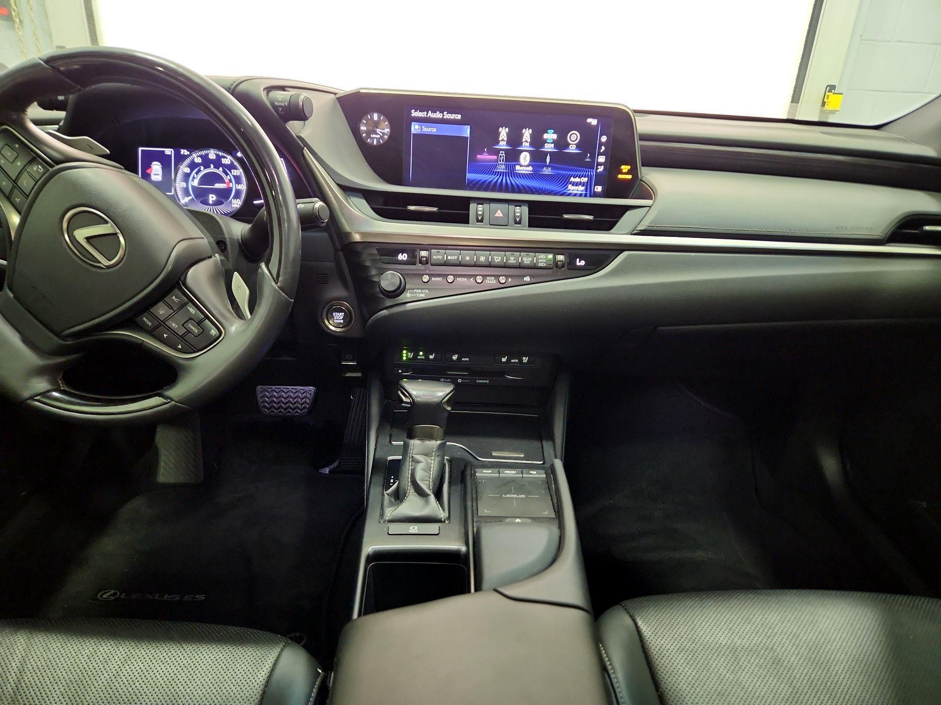 Thumbnail: 2019 Lexus ES - 9