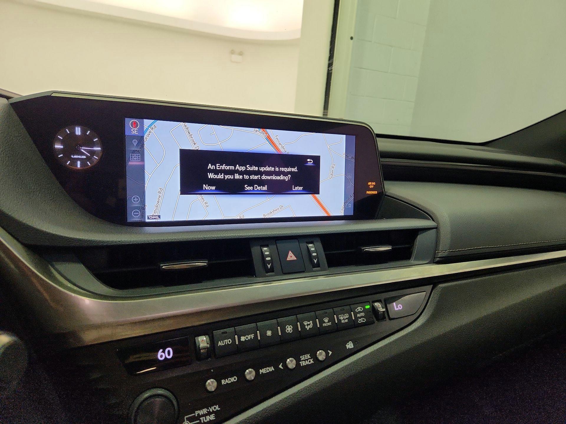 Thumbnail: 2019 Lexus ES - 15