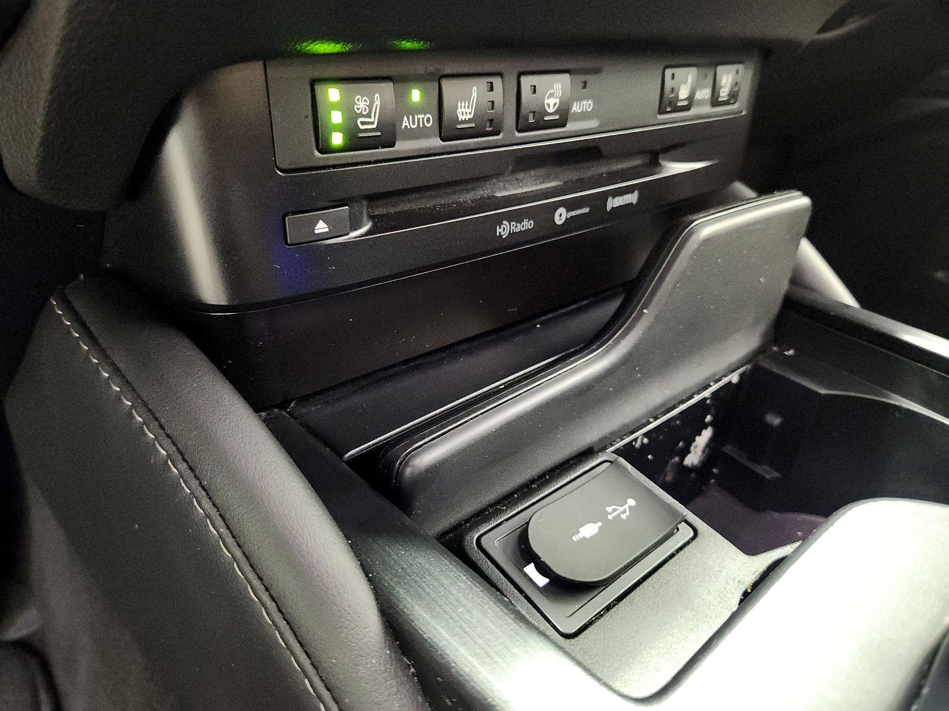 Thumbnail: 2019 Lexus ES - 18