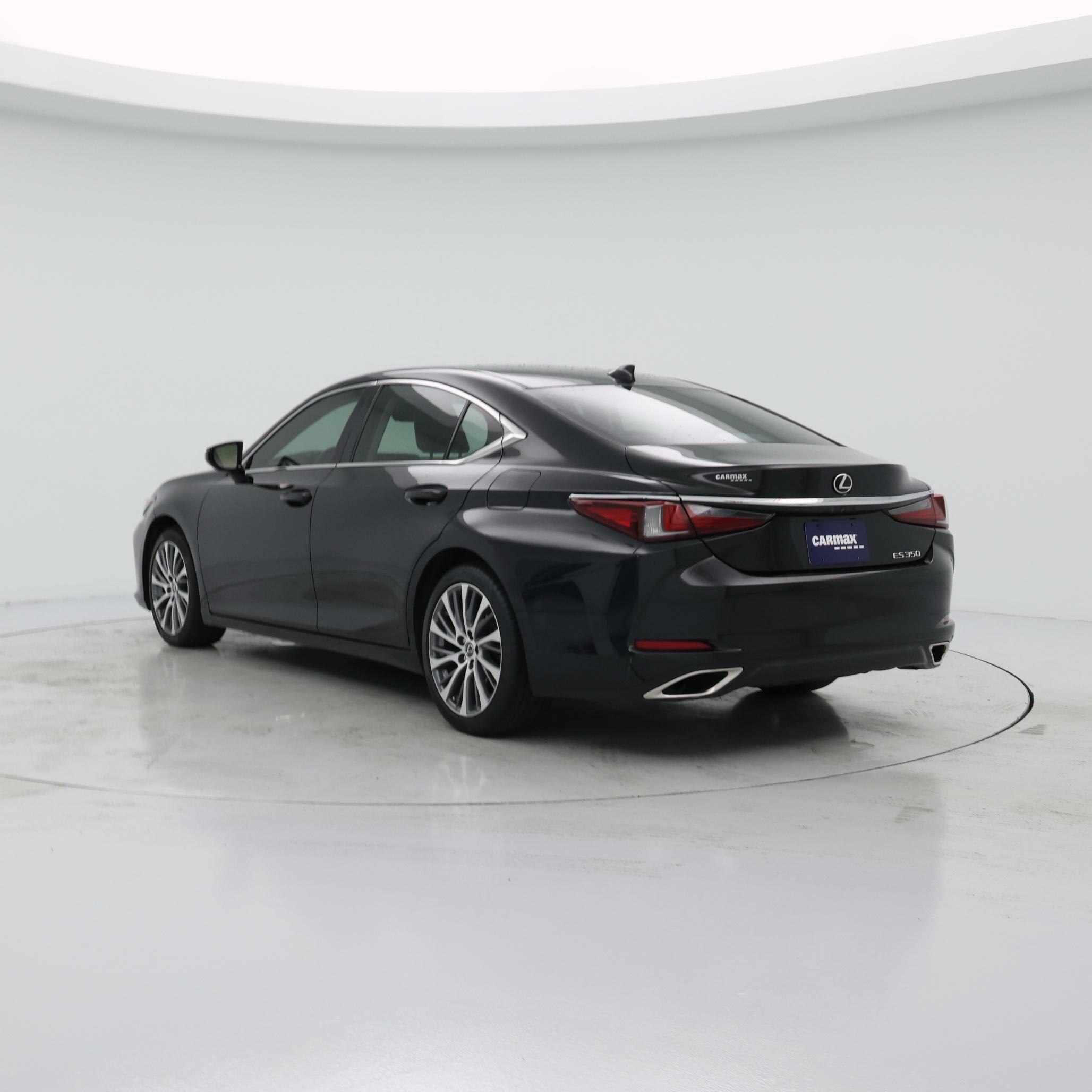 Thumbnail: 2019 Lexus ES - 2