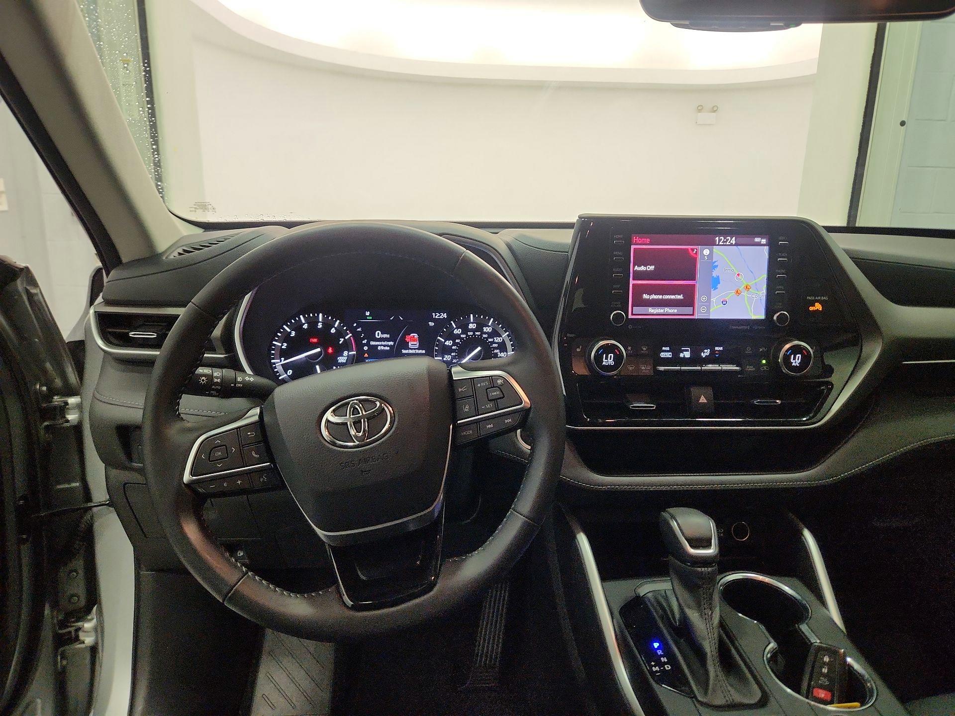 Thumbnail: 2021 Toyota Highlander - 10