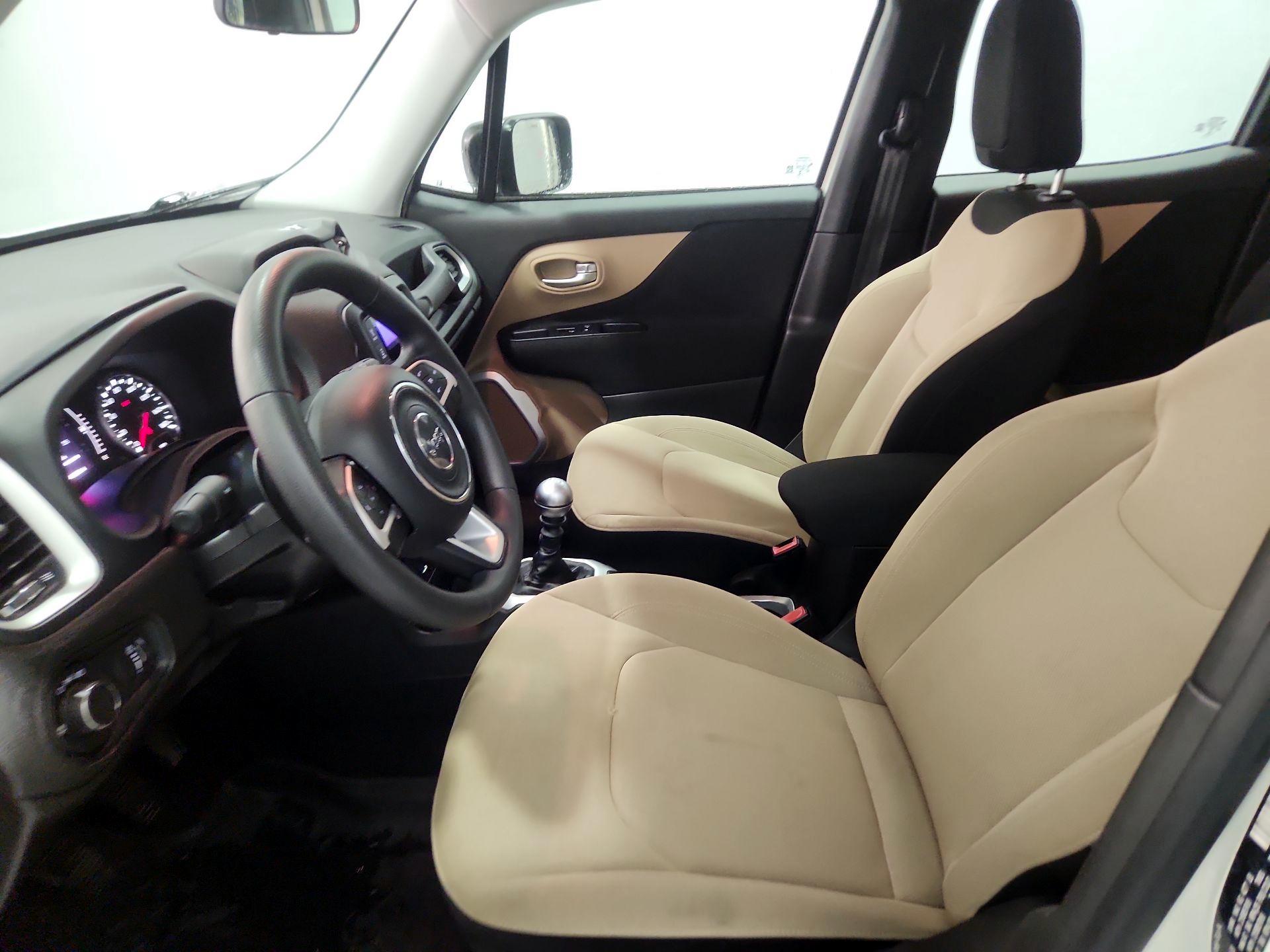 Thumbnail: 2015 Jeep Renegade - 11
