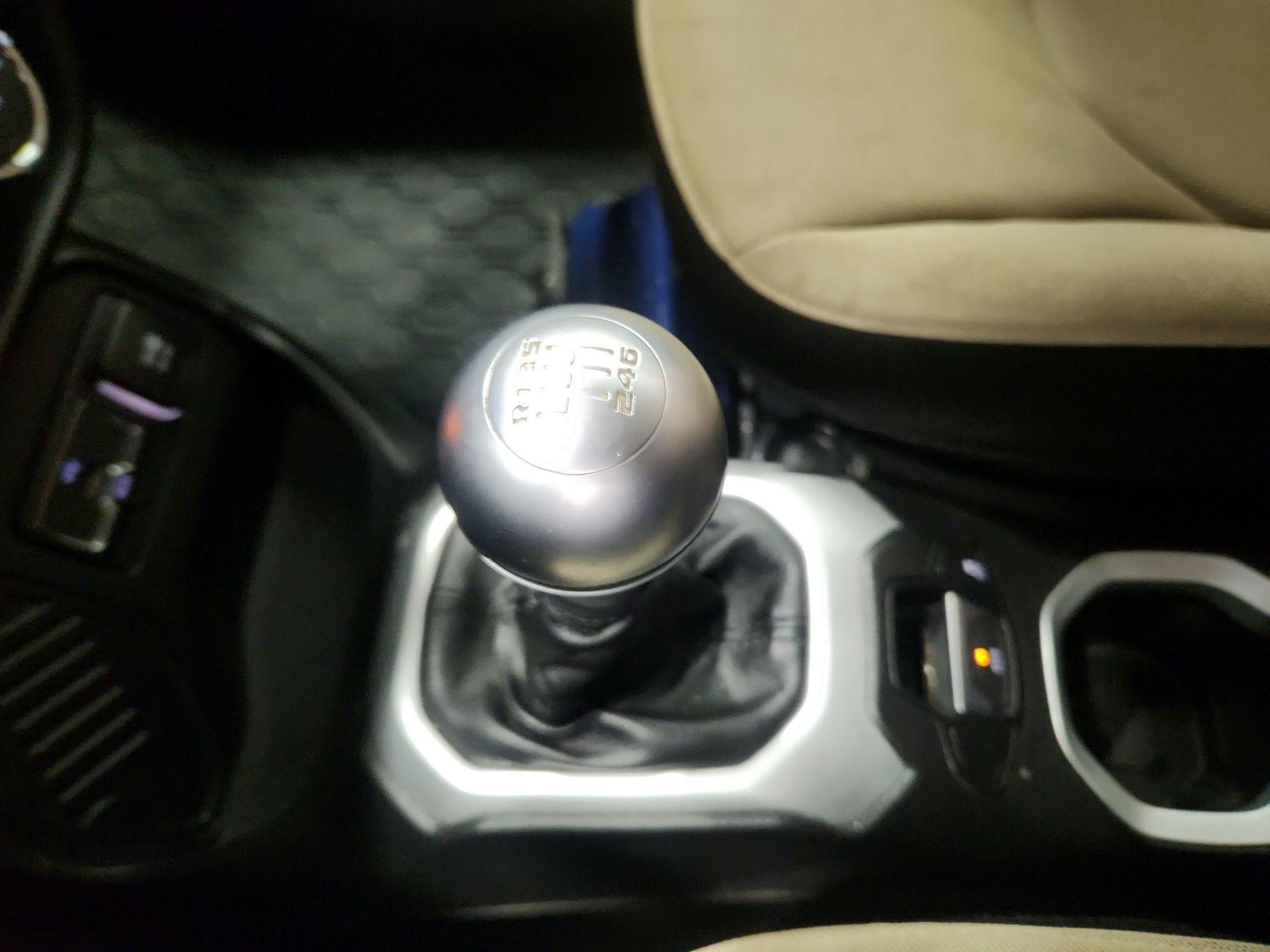 Thumbnail: 2015 Jeep Renegade - 16