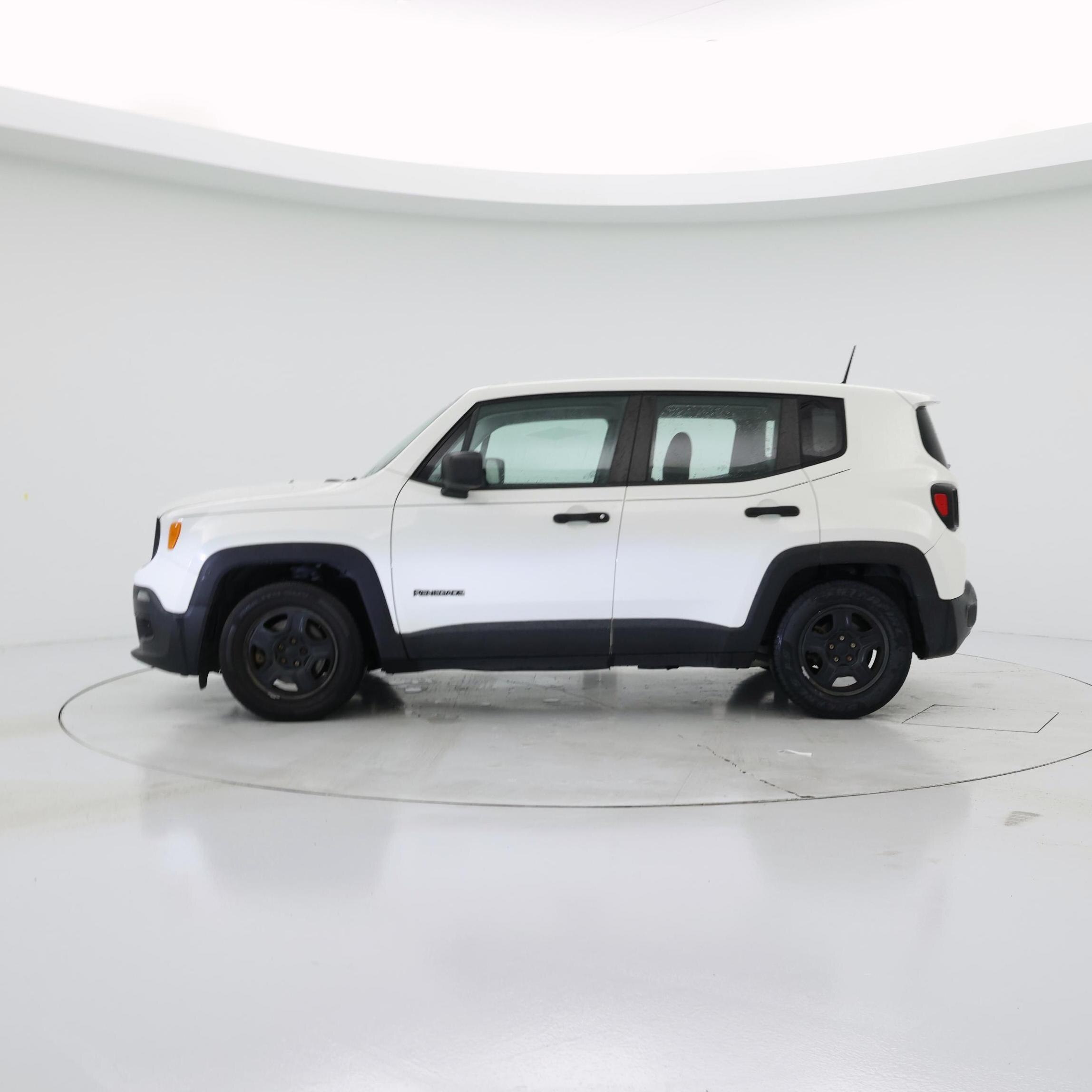 Thumbnail: 2015 Jeep Renegade - 3