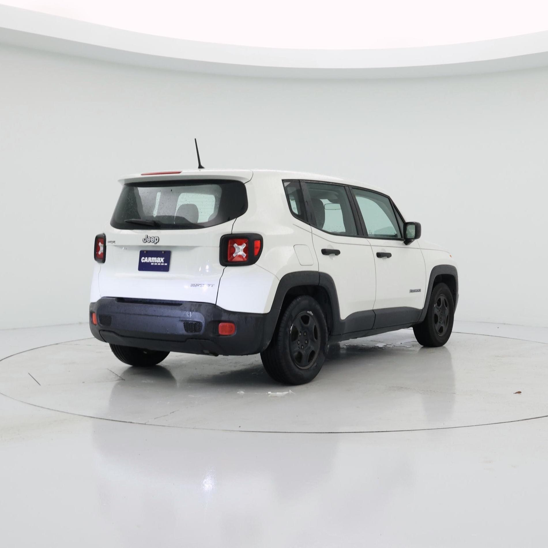 Thumbnail: 2015 Jeep Renegade - 8