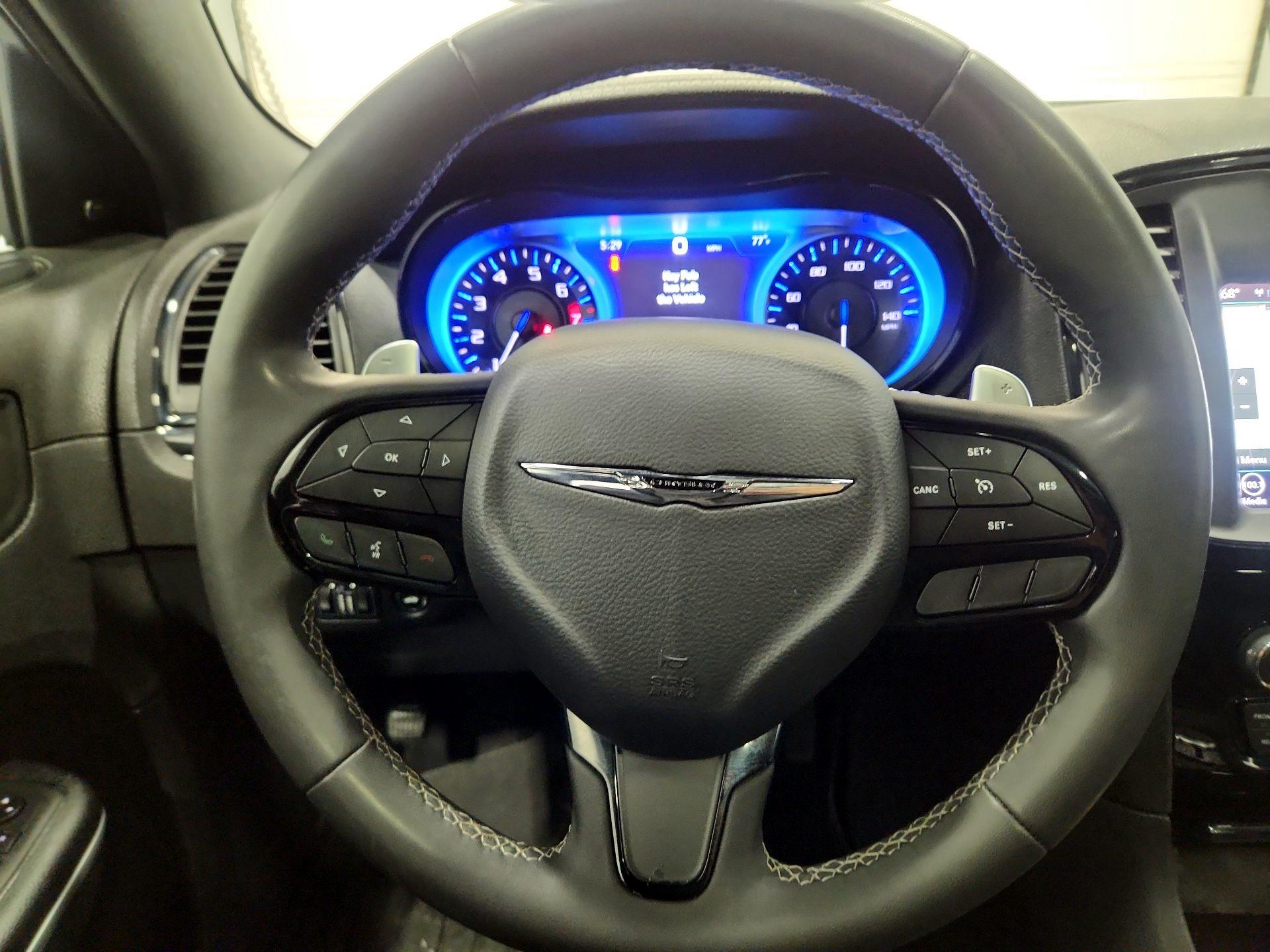 Thumbnail: 2023 Chrysler 300 - 10