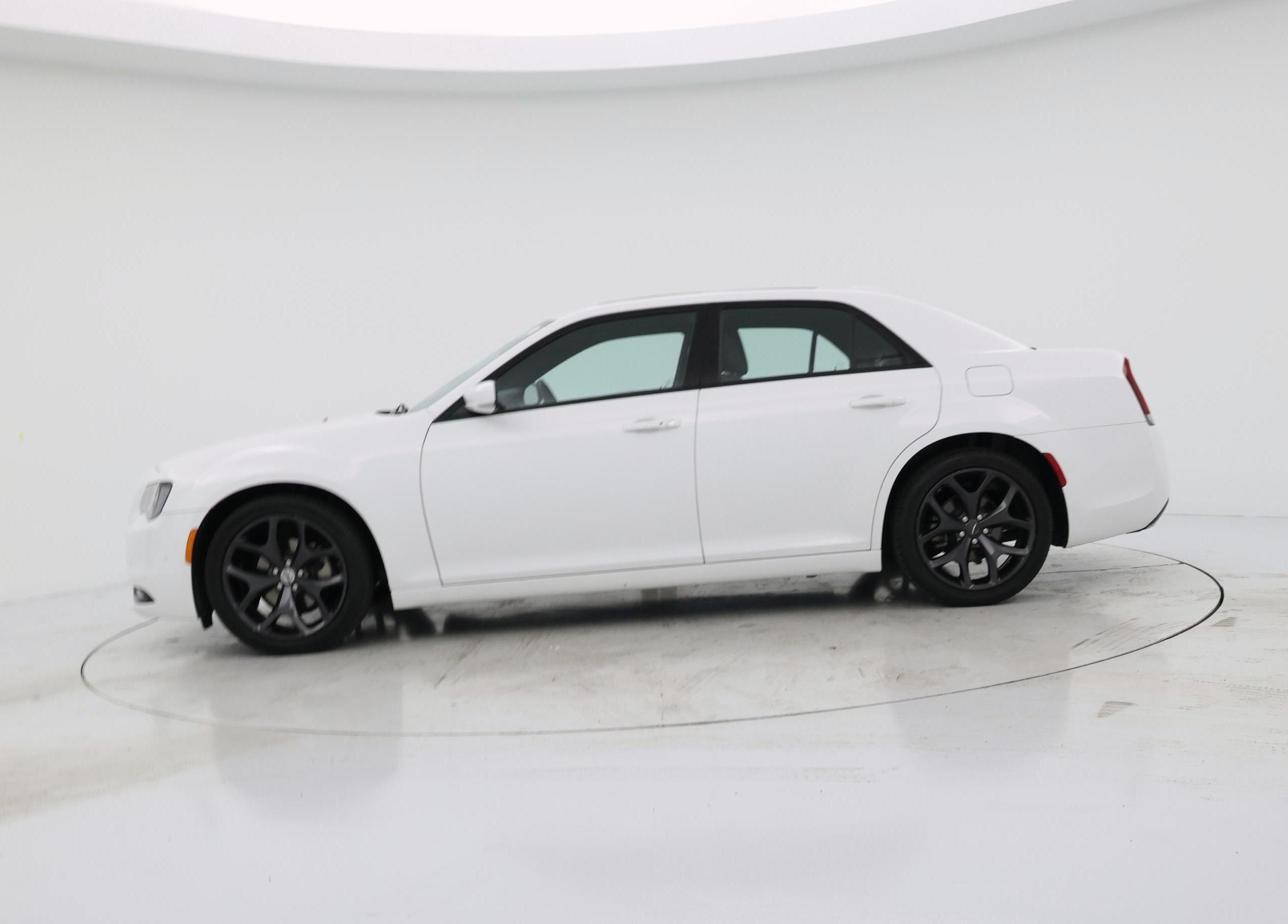 Thumbnail: 2023 Chrysler 300 - 3