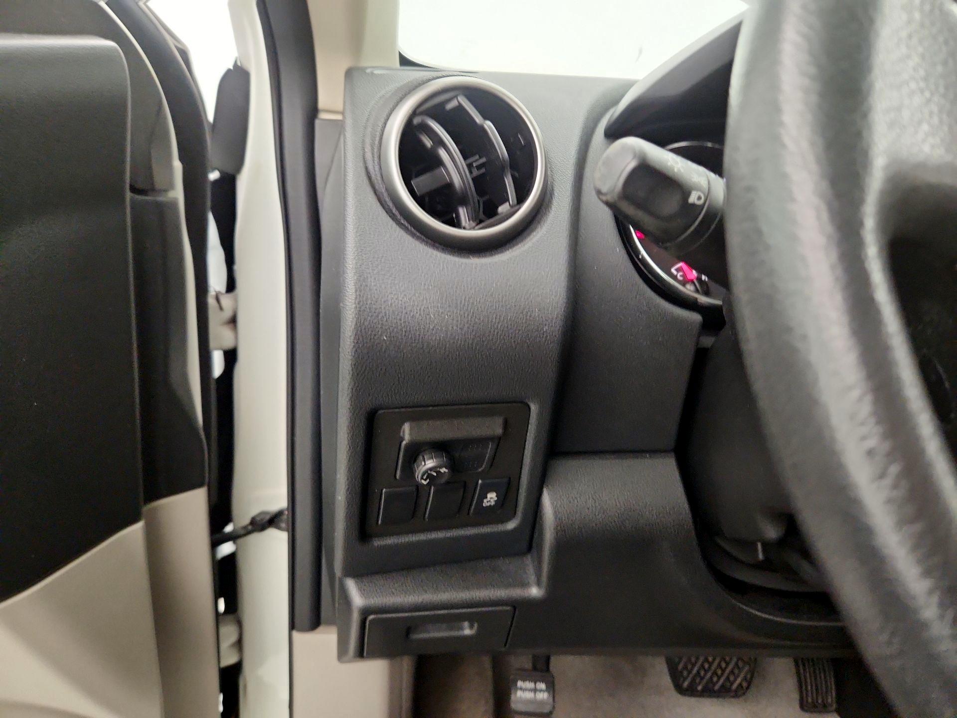 Thumbnail: 2014 Nissan Rogue - 13