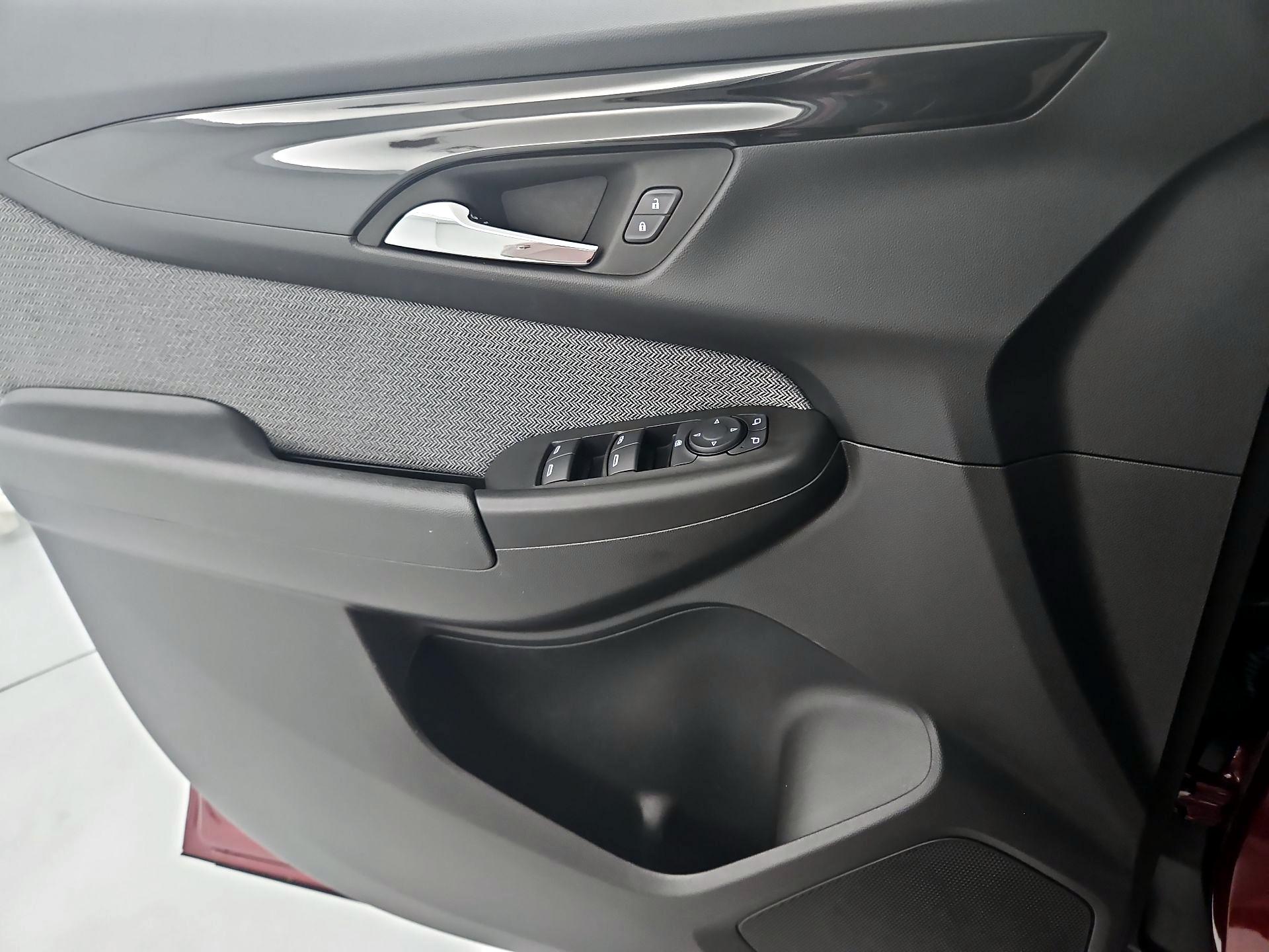 Thumbnail: 2025 Chevrolet TrailBlazer - 12