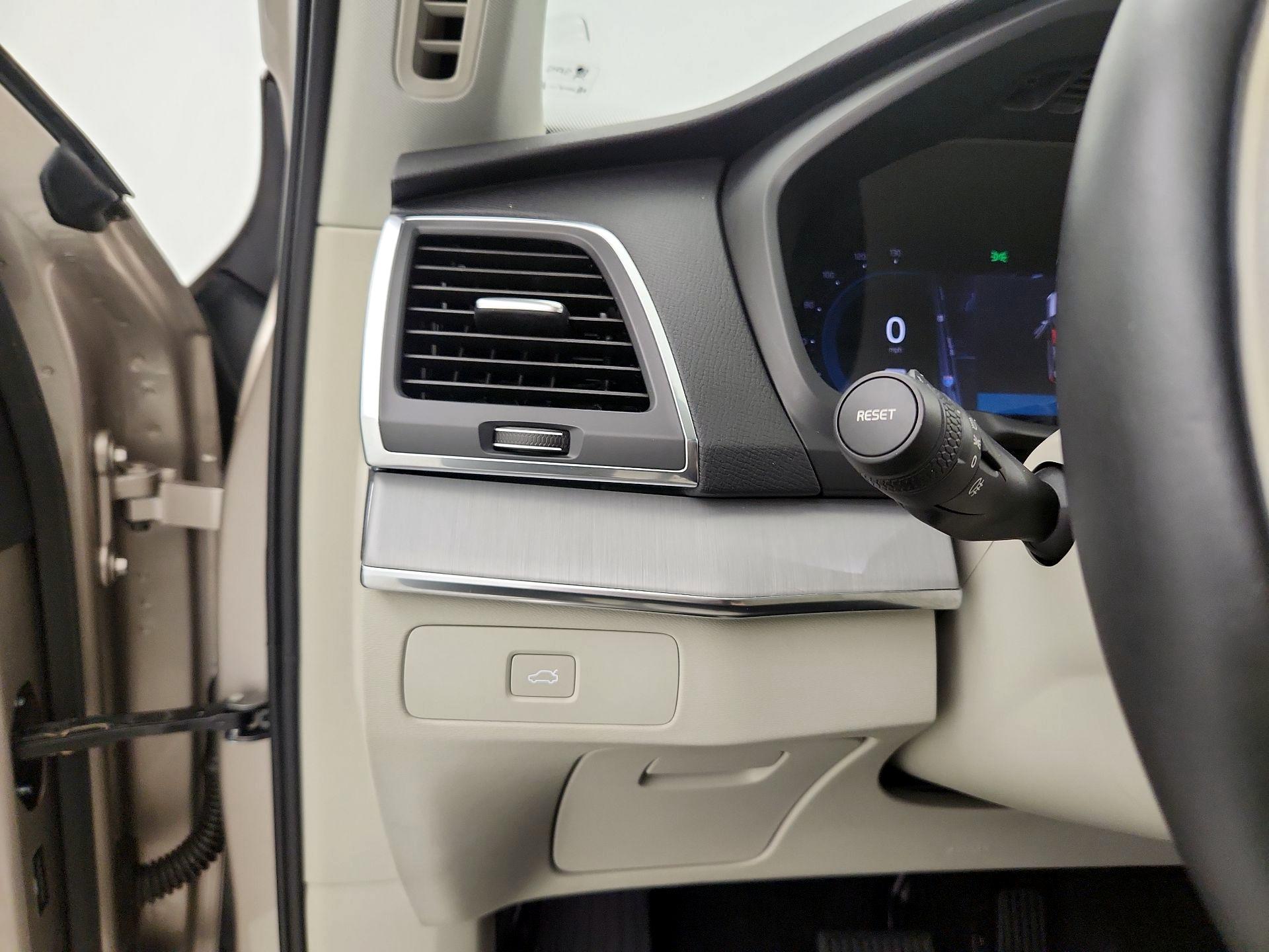 Thumbnail: 2024 Volvo XC90 - 13
