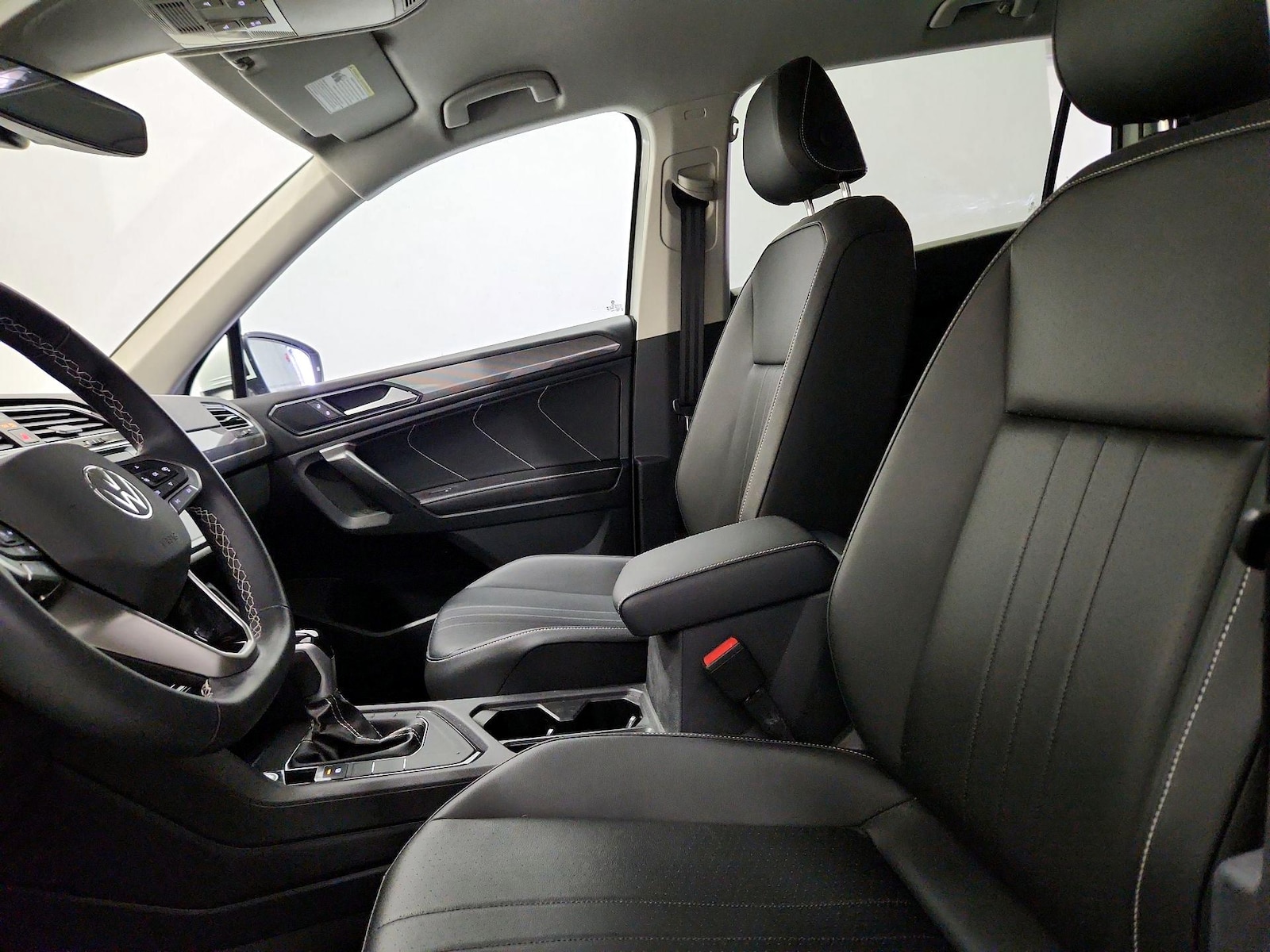 2024 Volkswagen Tiguan SE - Photo 12