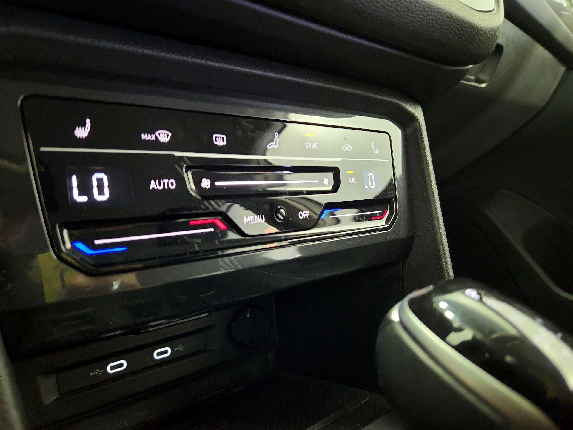 Thumbnail: 2024 Volkswagen Tiguan - 16