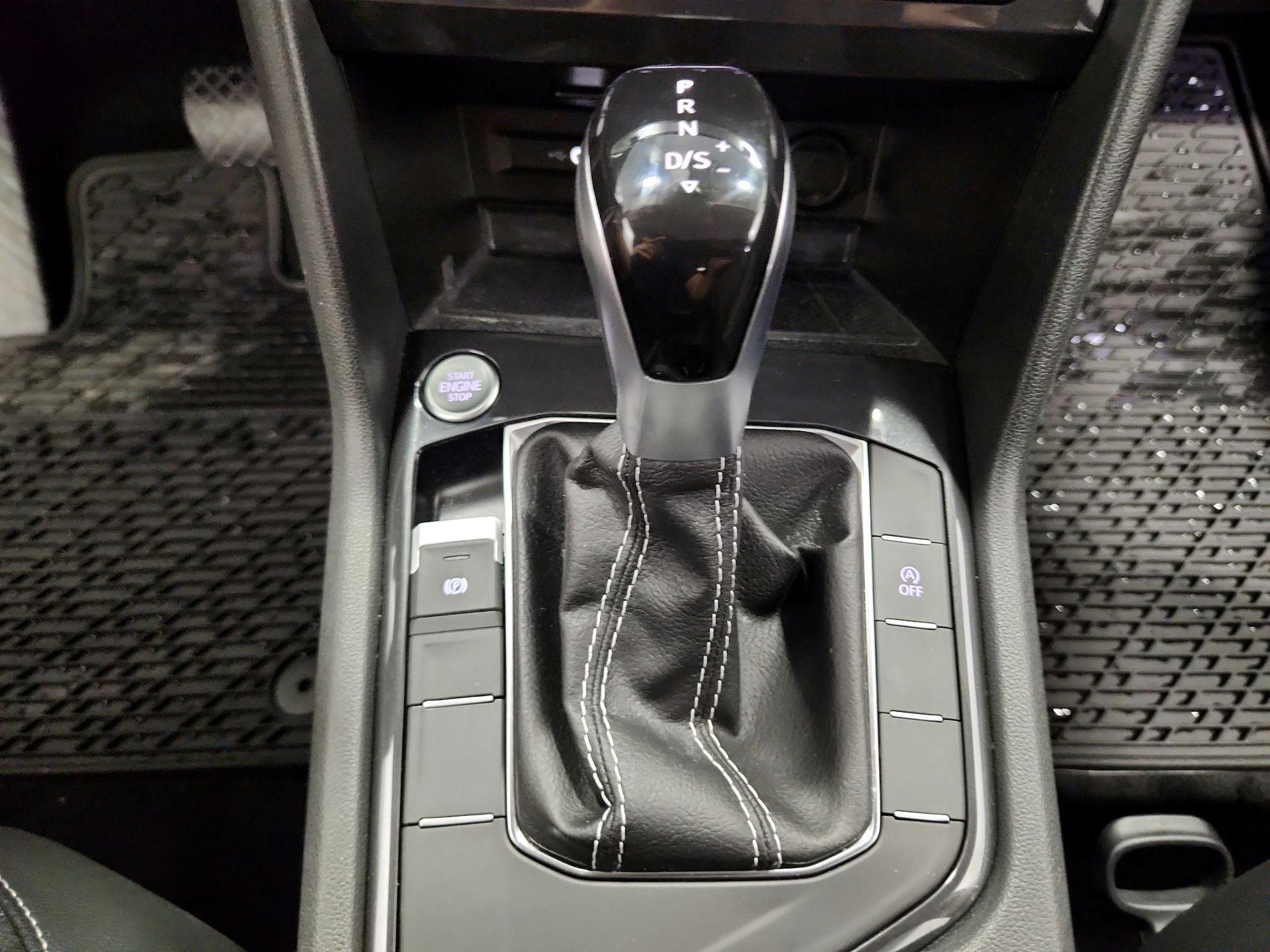 Thumbnail: 2024 Volkswagen Tiguan - 17