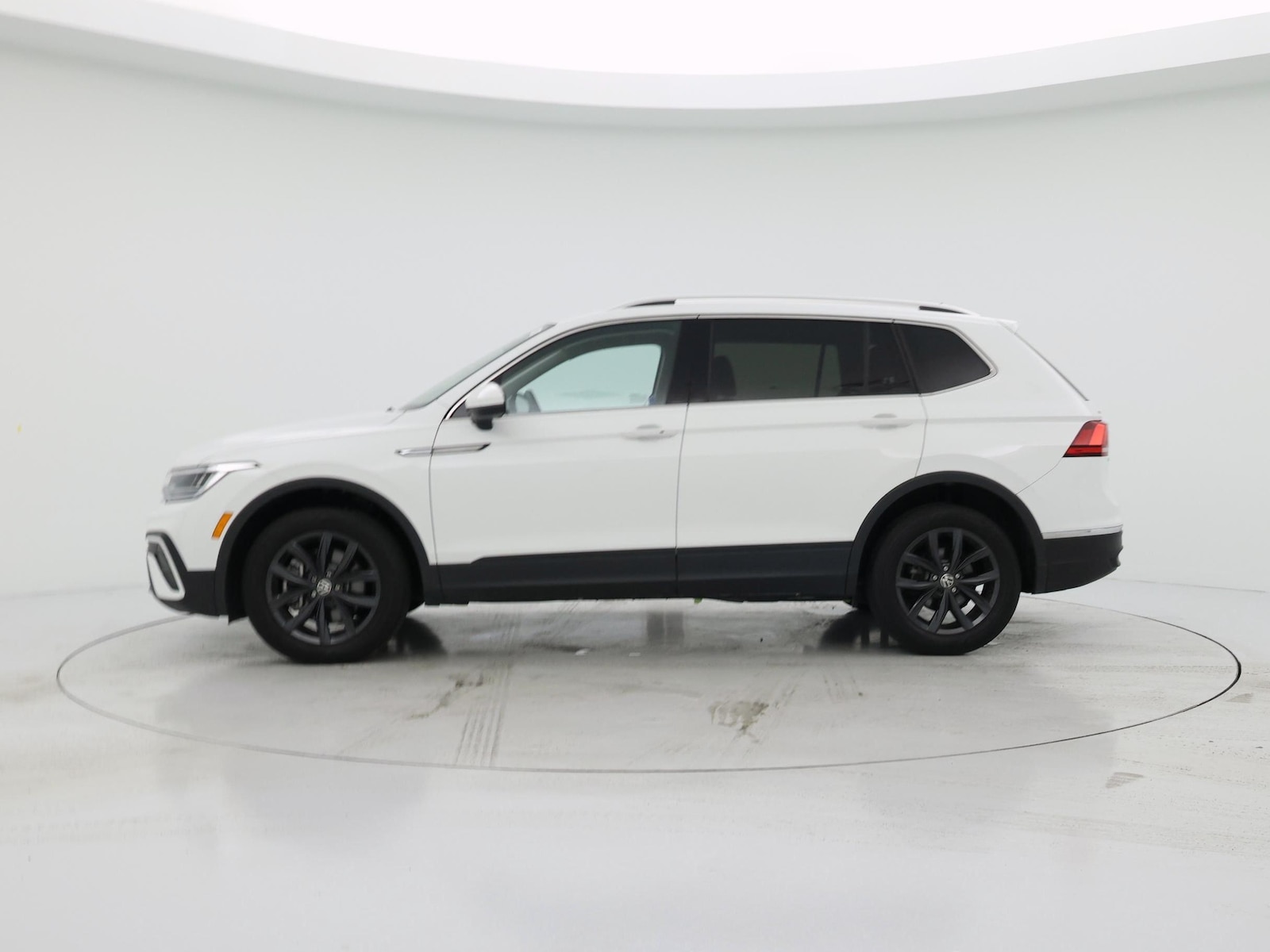 2024 Volkswagen Tiguan SE - Photo 4