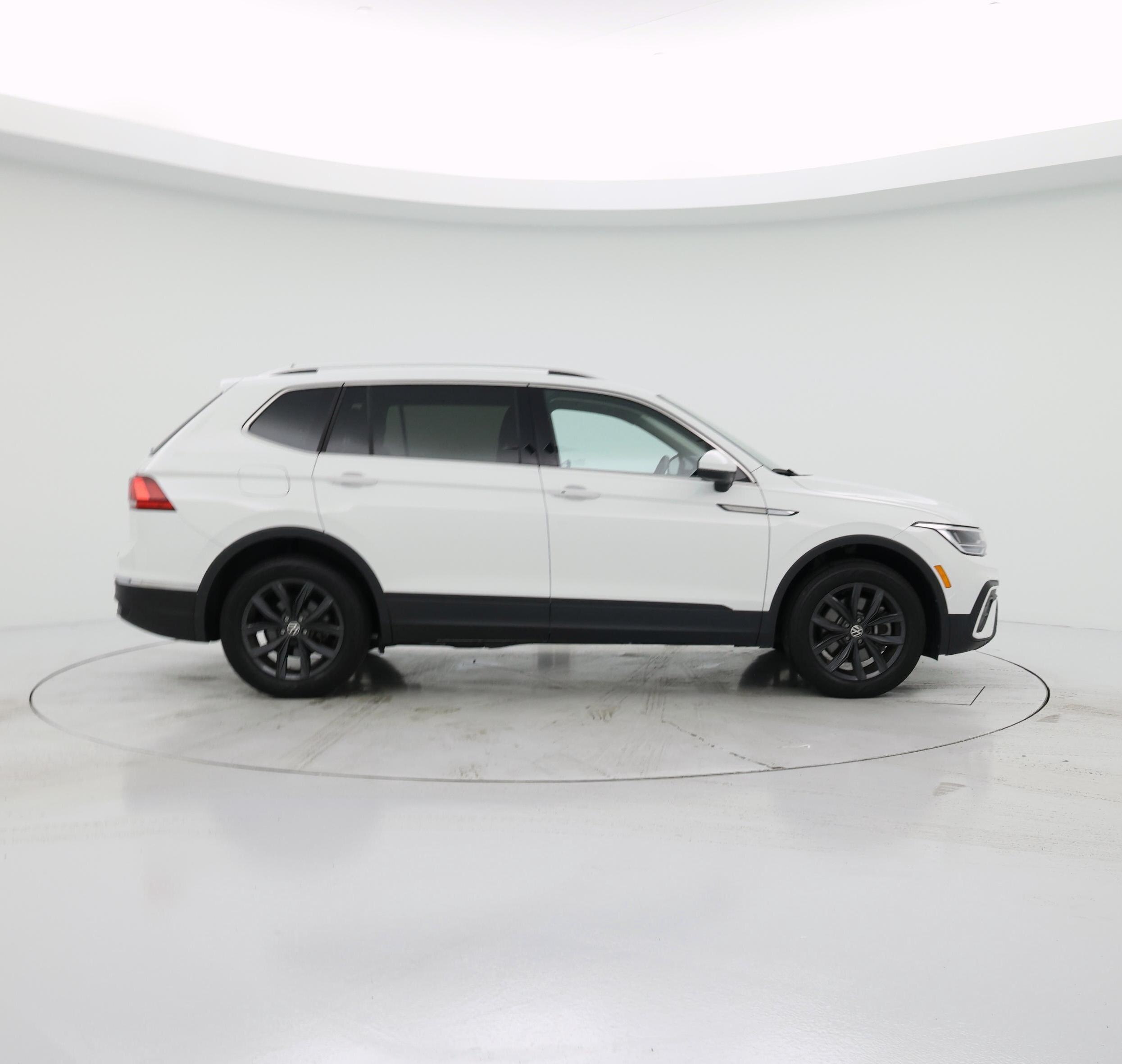Thumbnail: 2024 Volkswagen Tiguan - 7
