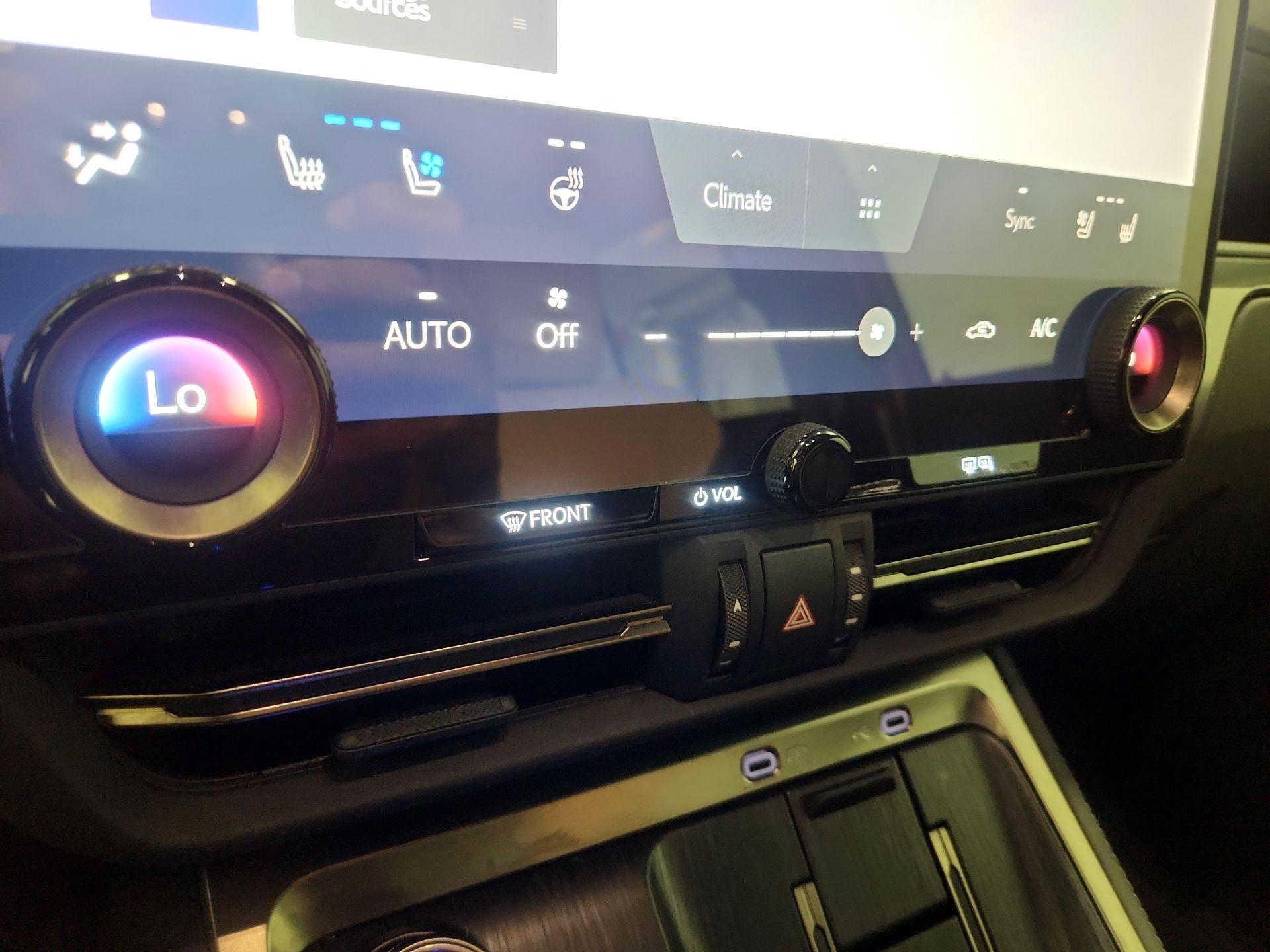 Thumbnail: 2024 Lexus GX - 16