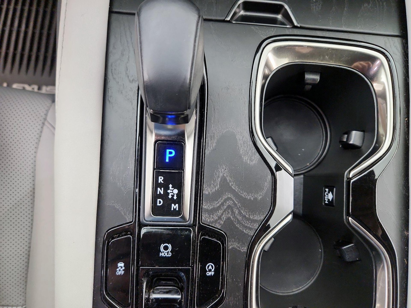 2023 Lexus RX 350 - Photo 18