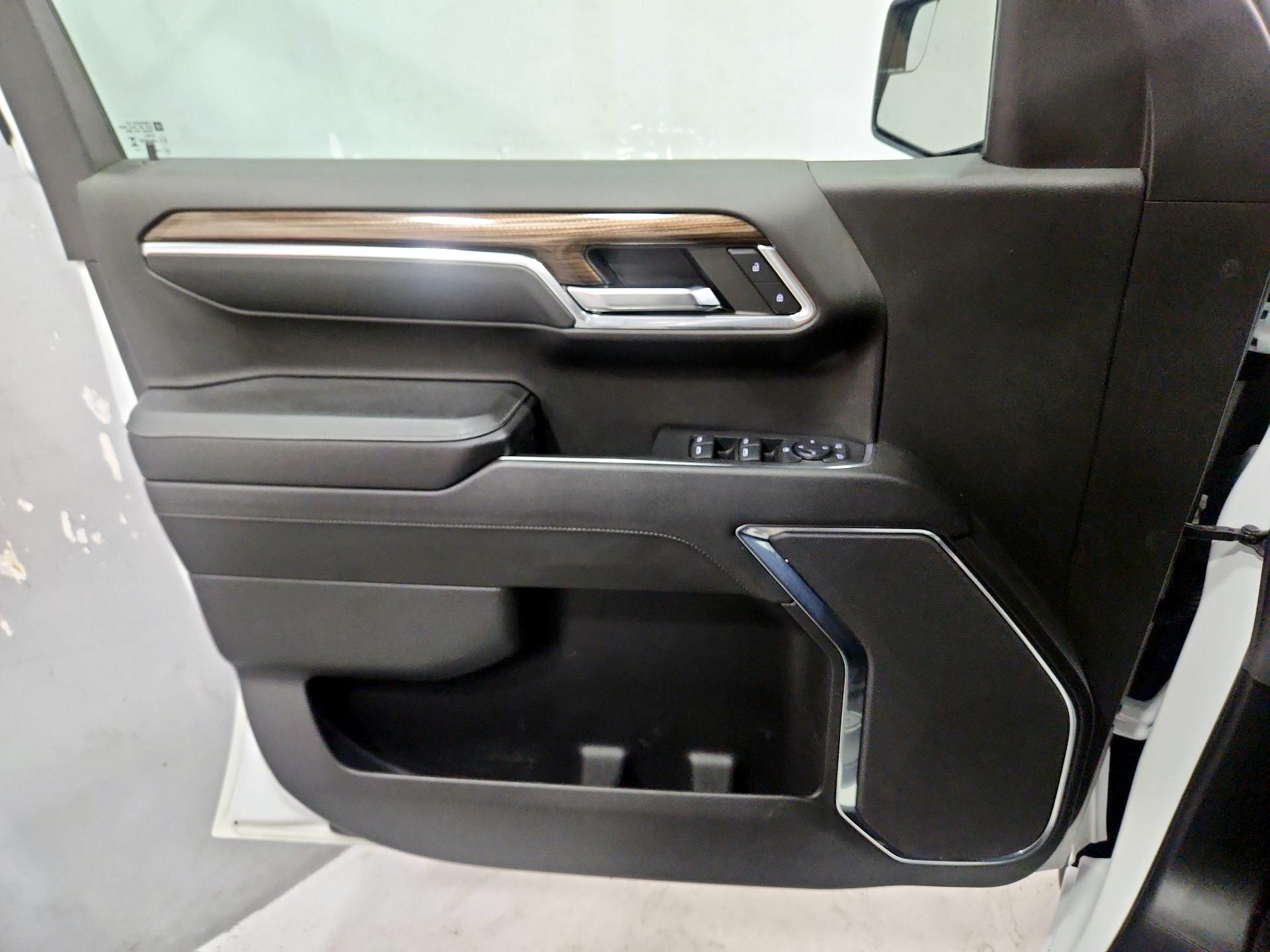 Thumbnail: 2023 Chevrolet Silverado 1500 - 12