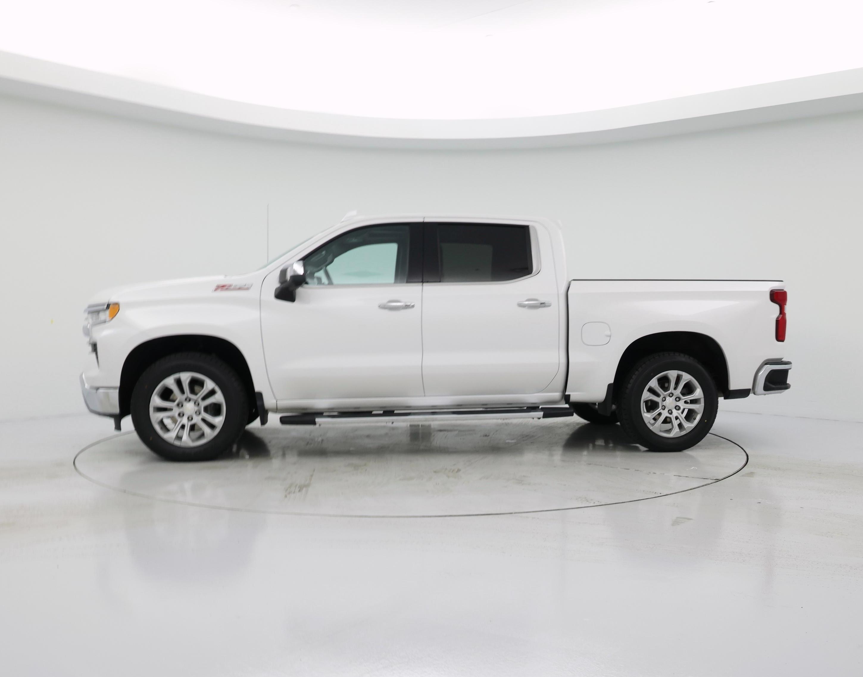 Thumbnail: 2022 Chevrolet Silverado 1500 - 3
