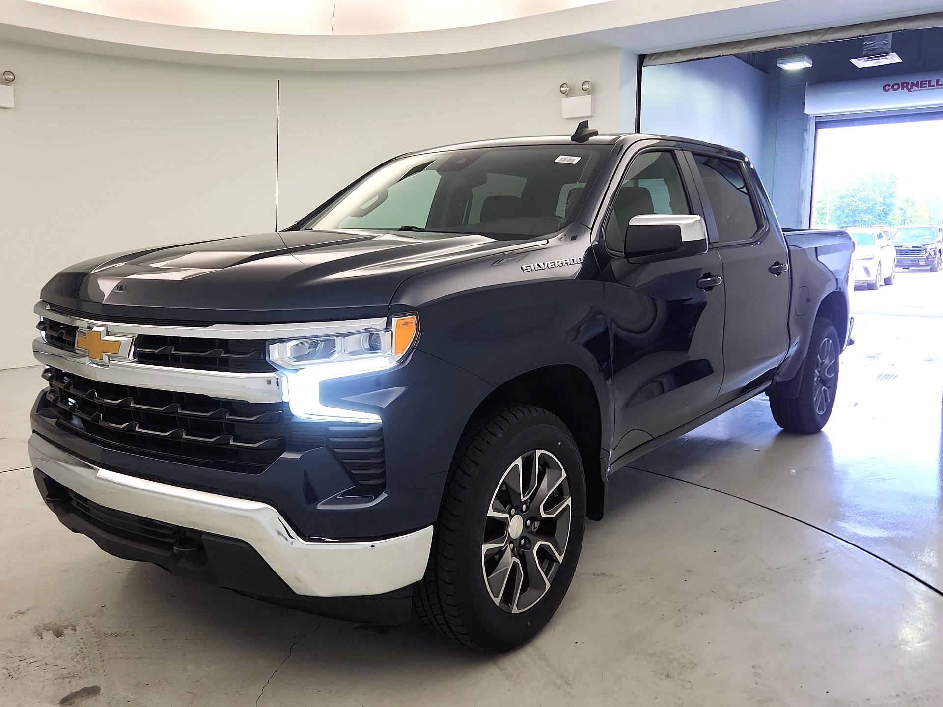 Thumbnail: 2023 Chevrolet Silverado 1500 - 3