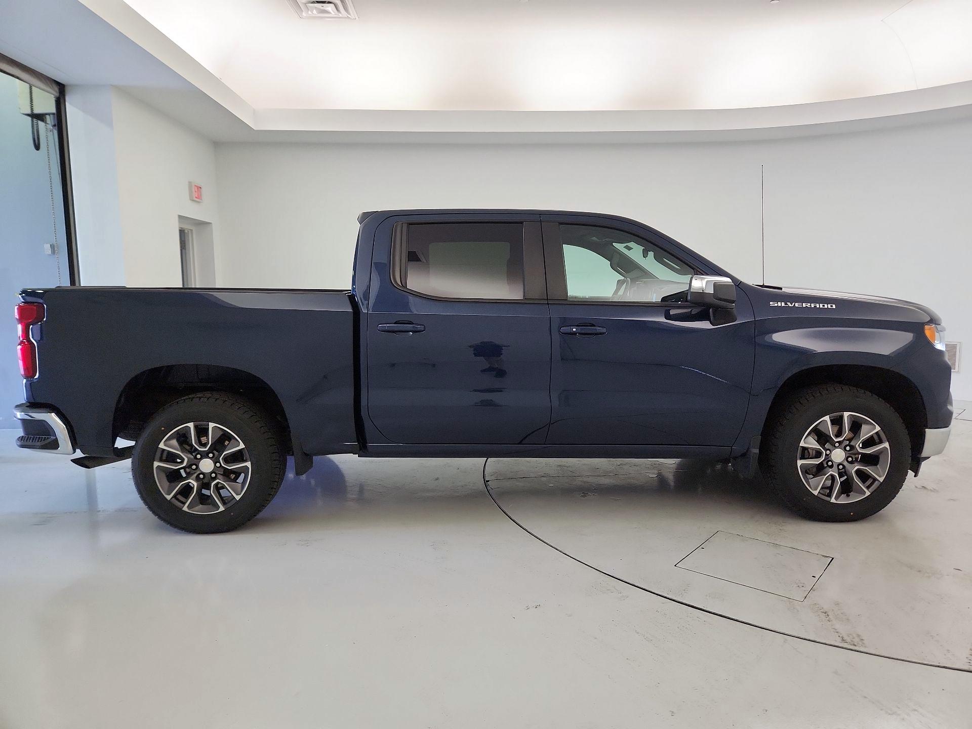Thumbnail: 2023 Chevrolet Silverado 1500 - 4