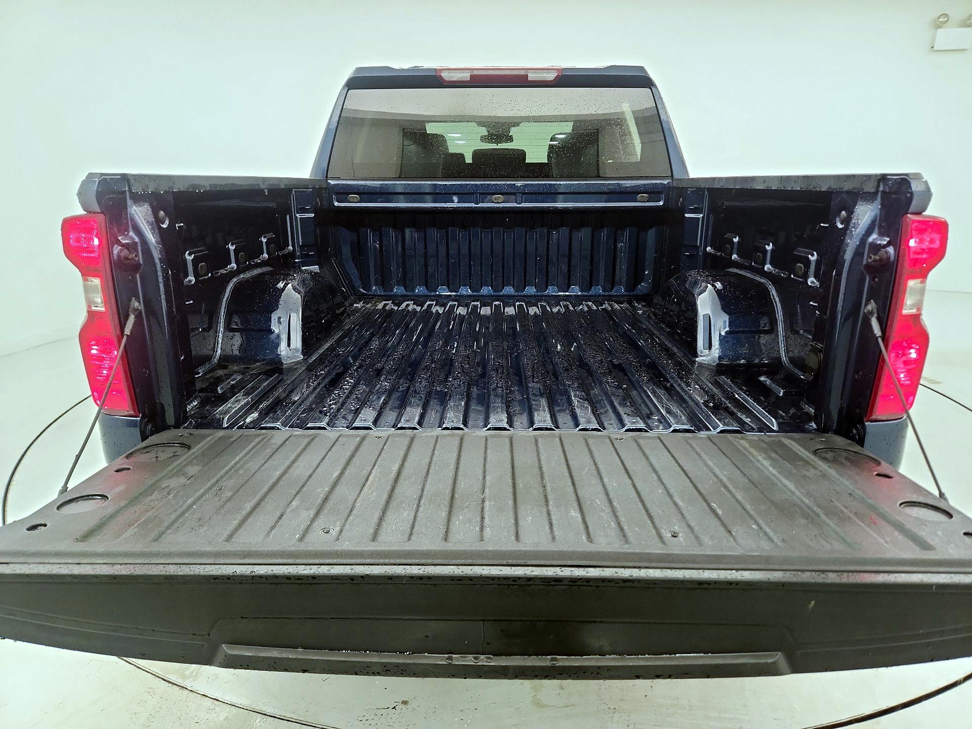 Thumbnail: 2023 Chevrolet Silverado 1500 - 20