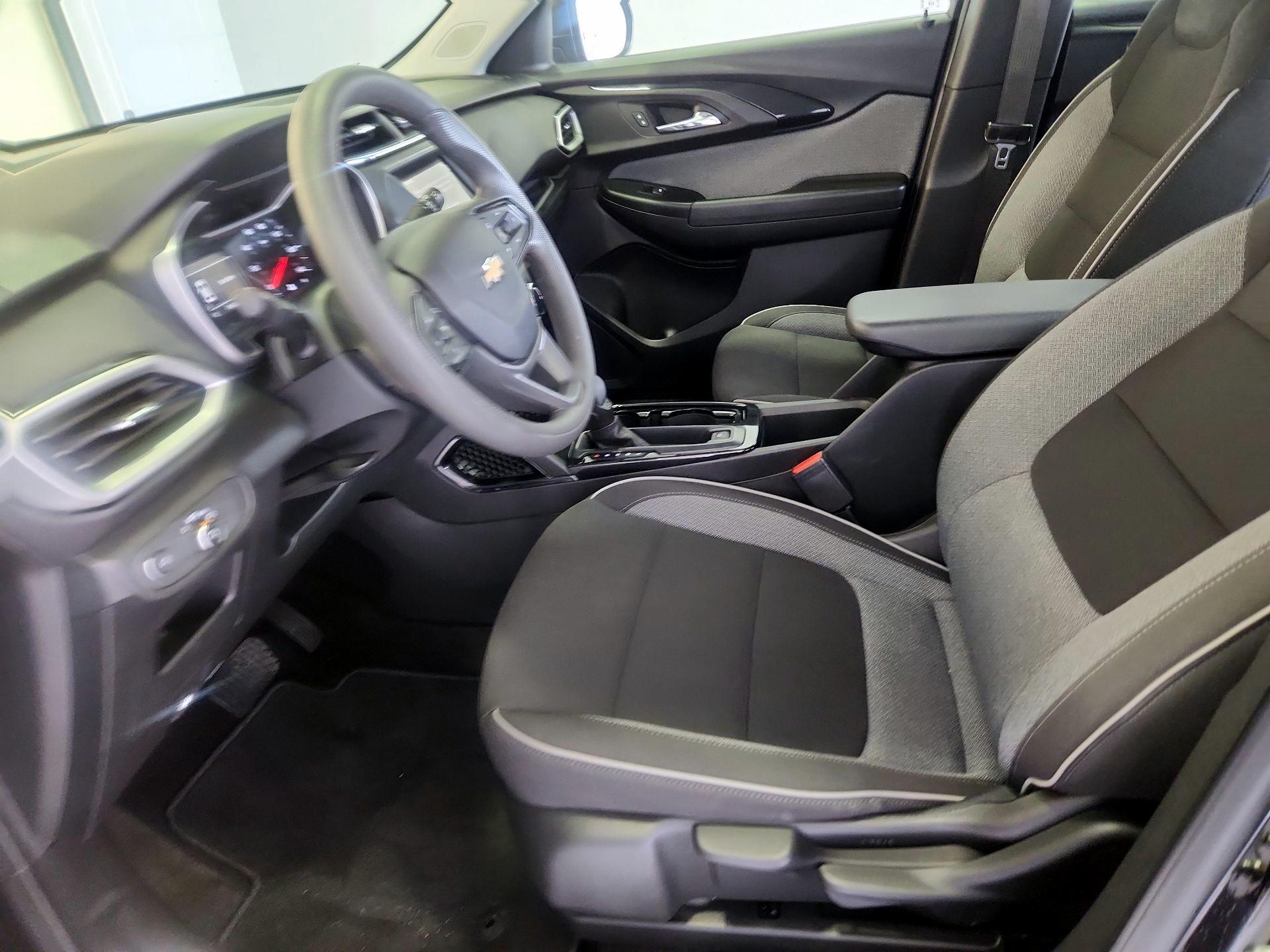 Thumbnail: 2023 Chevrolet TrailBlazer - 11