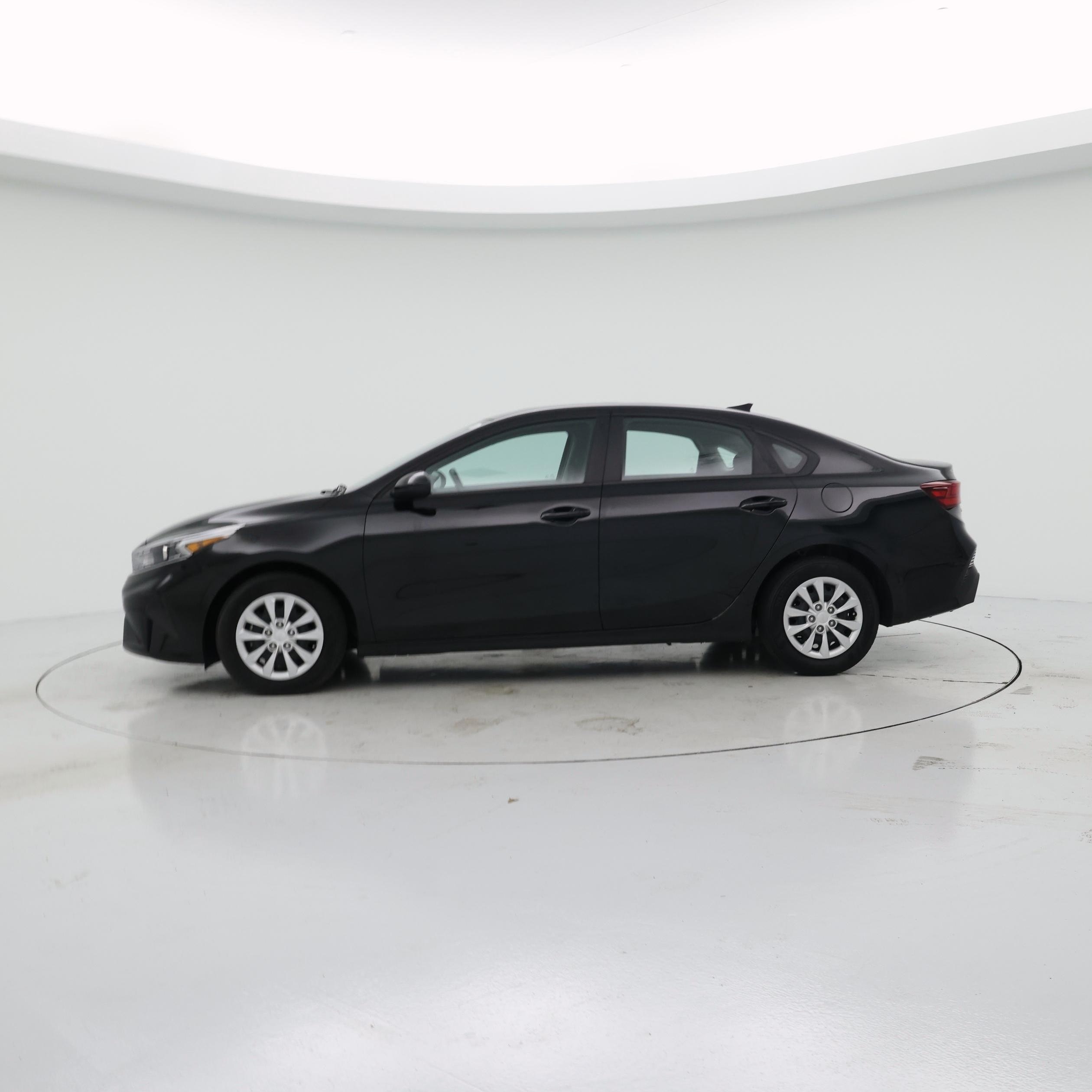 Thumbnail: 2024 Kia Forte - 3