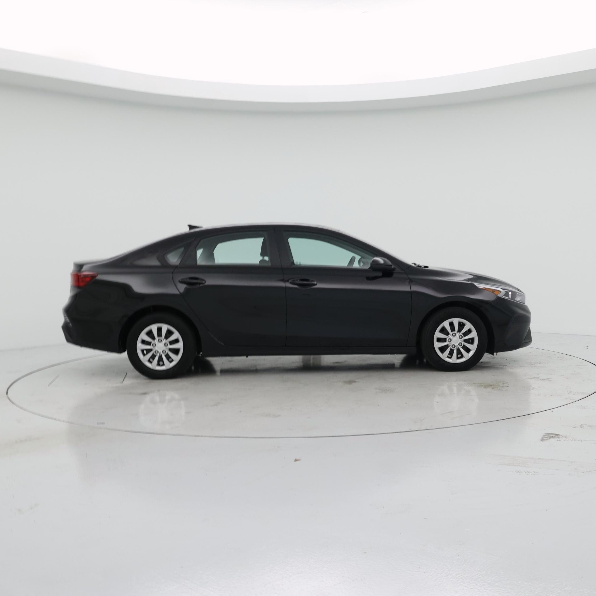 Thumbnail: 2024 Kia Forte - 7