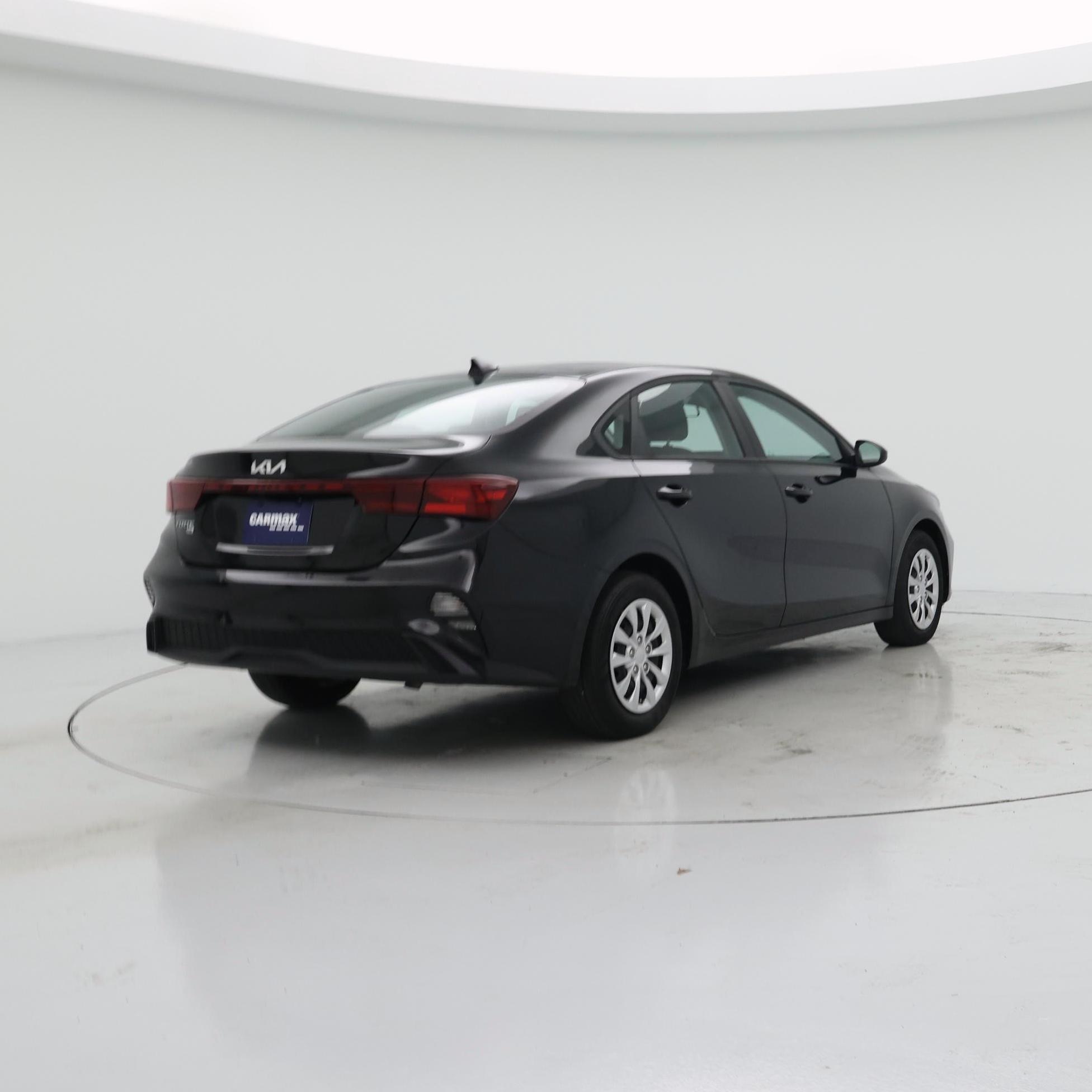 Thumbnail: 2024 Kia Forte - 8