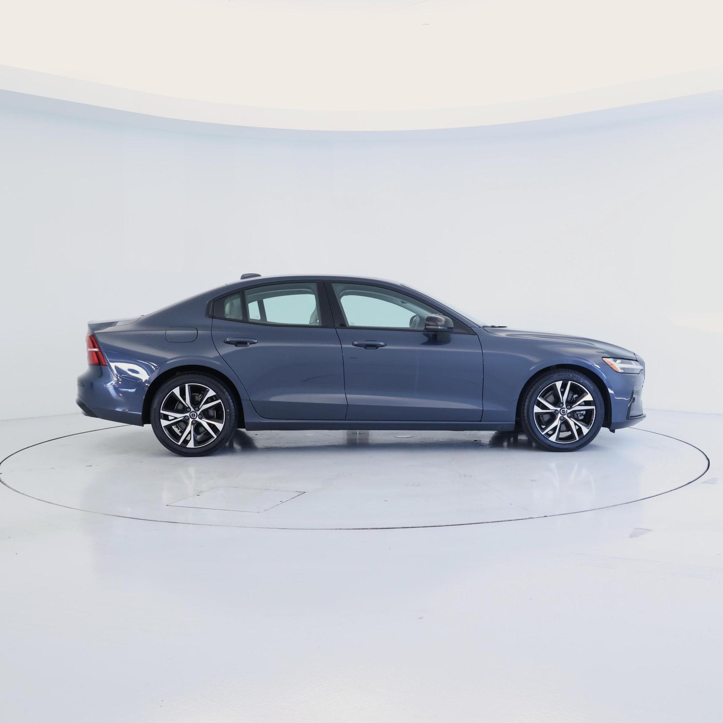 Thumbnail: 2024 Volvo S60 - 7