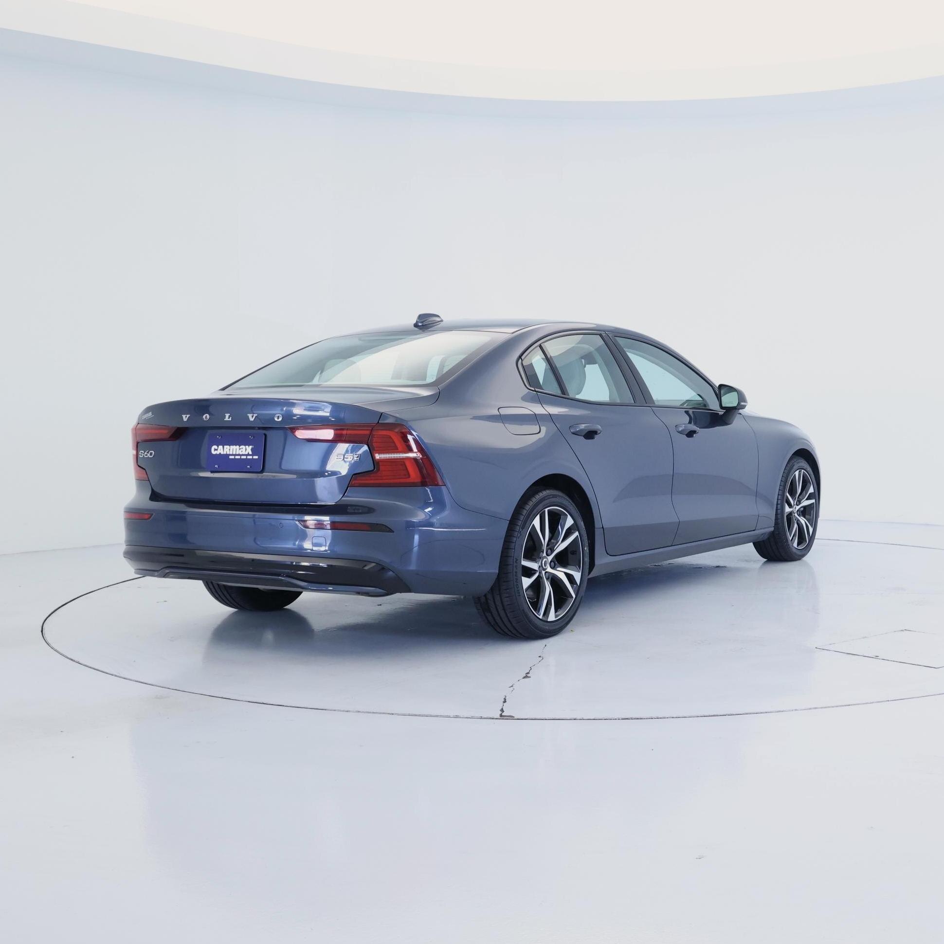 Thumbnail: 2024 Volvo S60 - 8