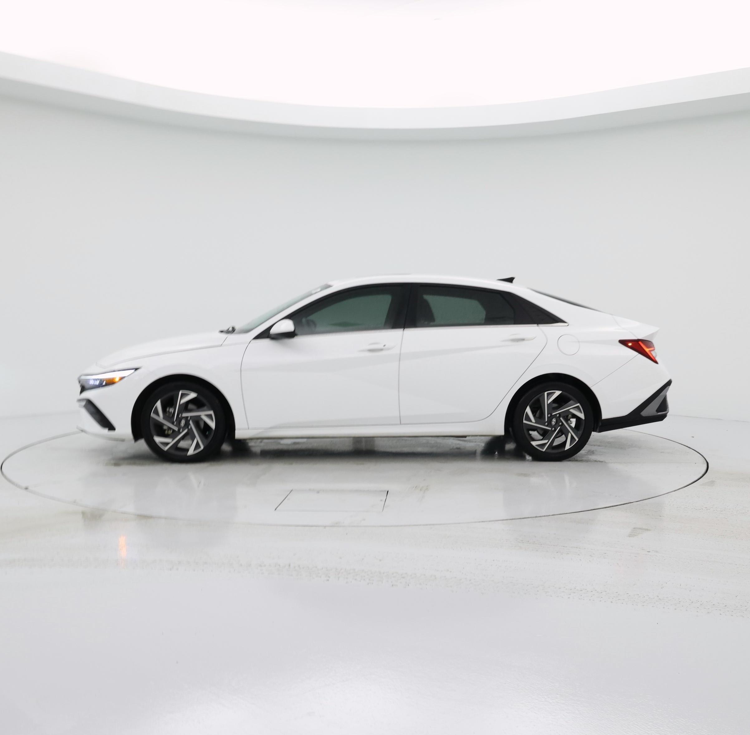 Thumbnail: 2024 Hyundai Elantra - 3