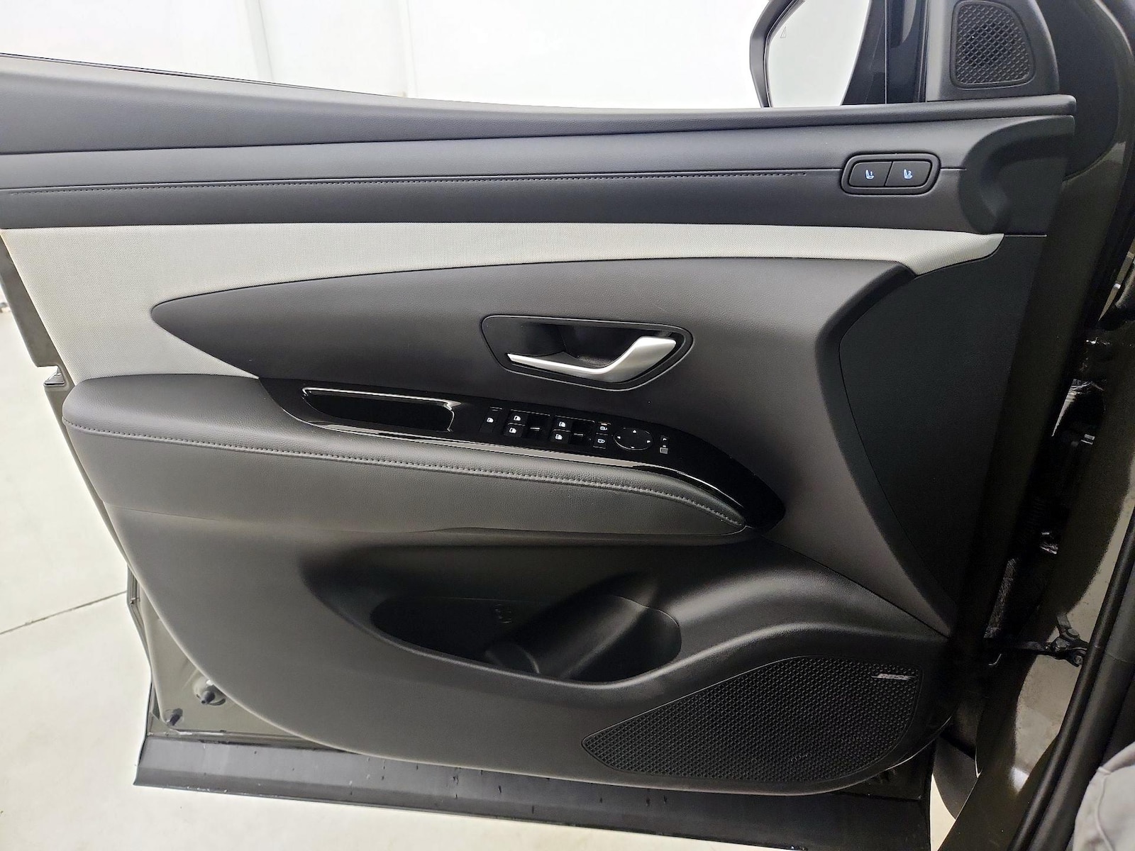 2025 Hyundai Santa Cruz Limited - Photo 13