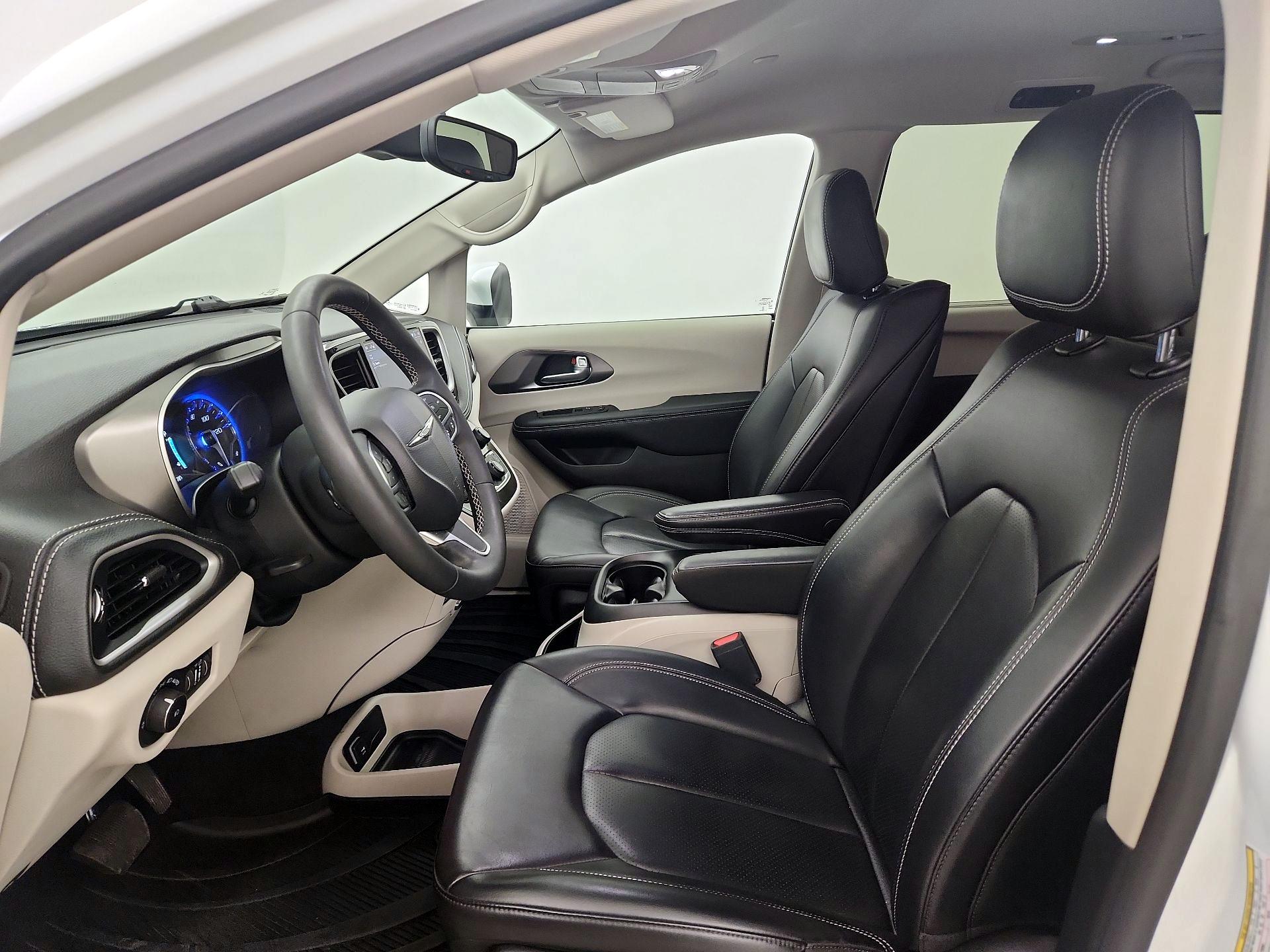 Thumbnail: 2023 Chrysler Pacifica - 11