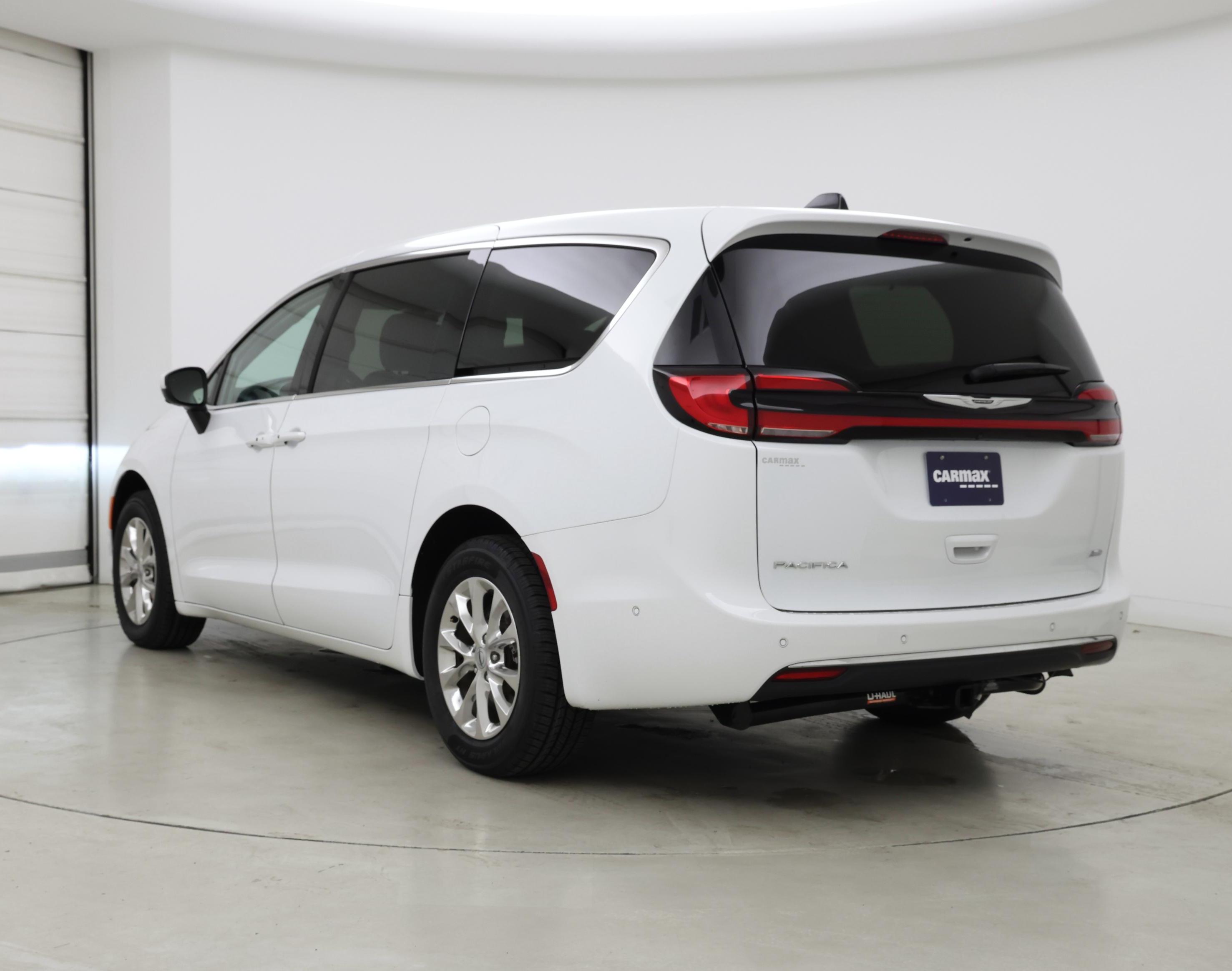Thumbnail: 2023 Chrysler Pacifica - 2