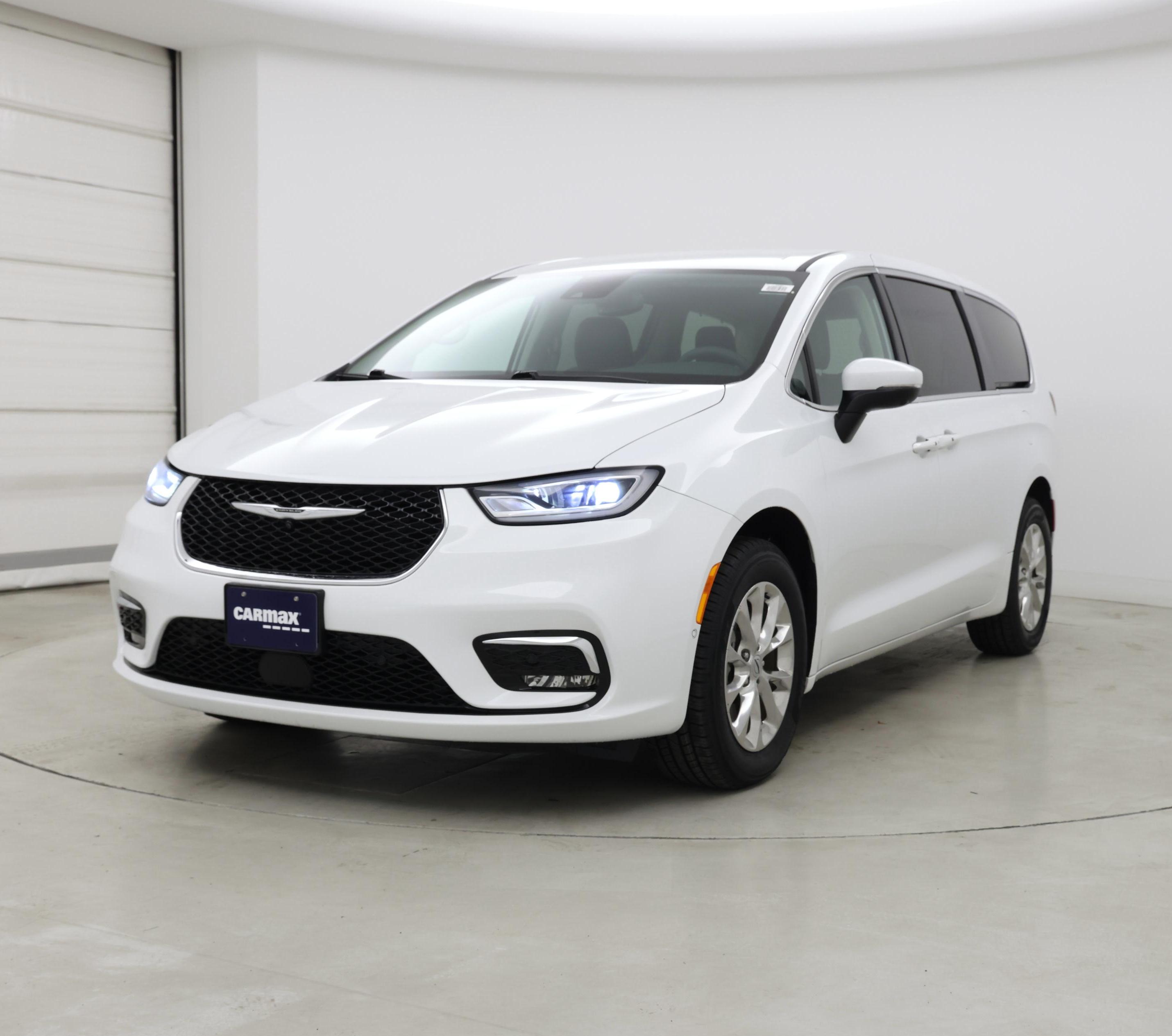 Thumbnail: 2023 Chrysler Pacifica - 4