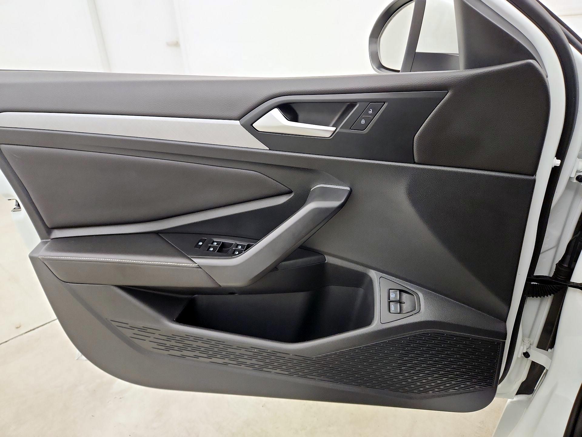 Thumbnail: 2023 Volkswagen Jetta - 12
