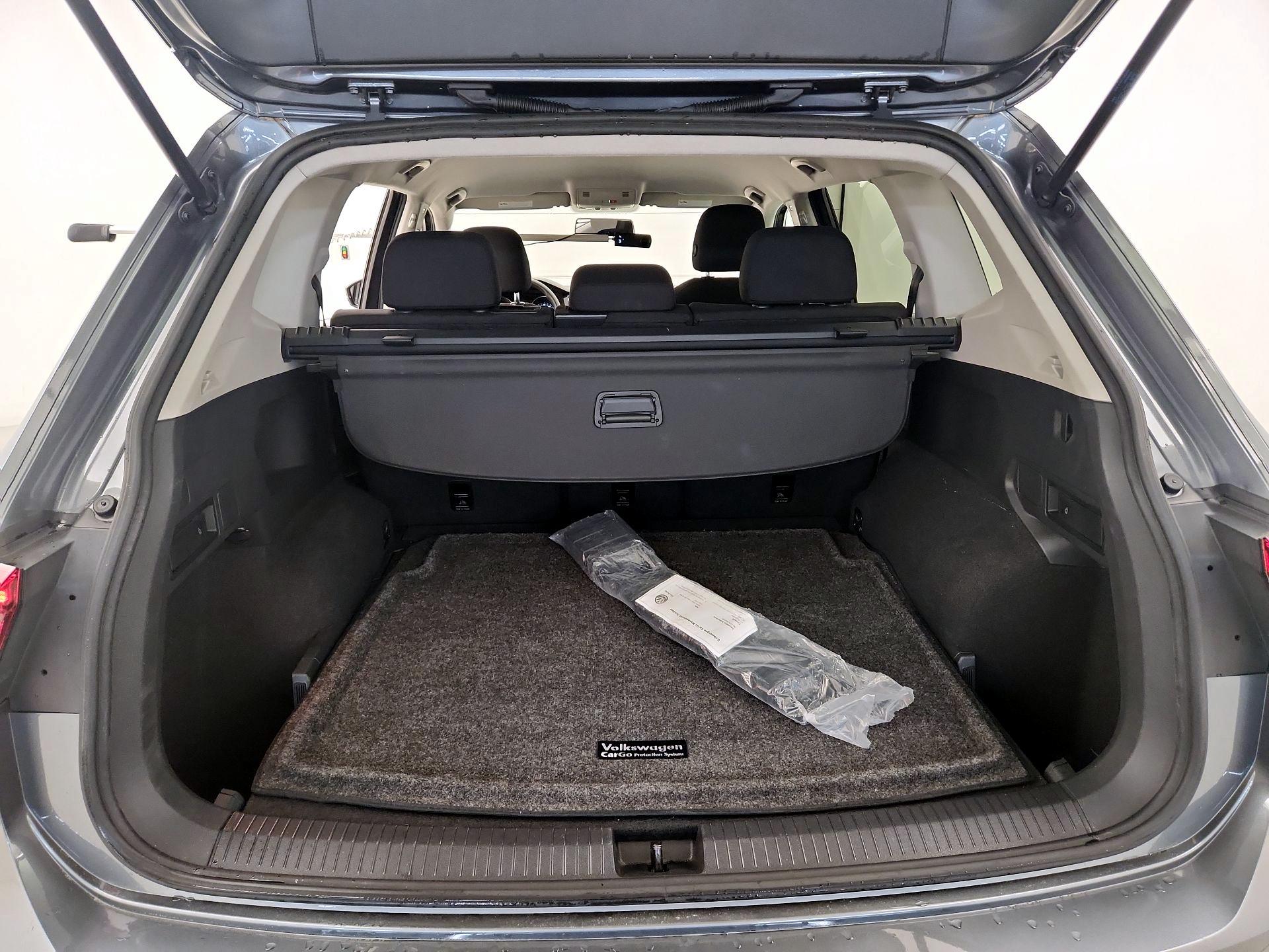 Thumbnail: 2021 Volkswagen Tiguan - 20