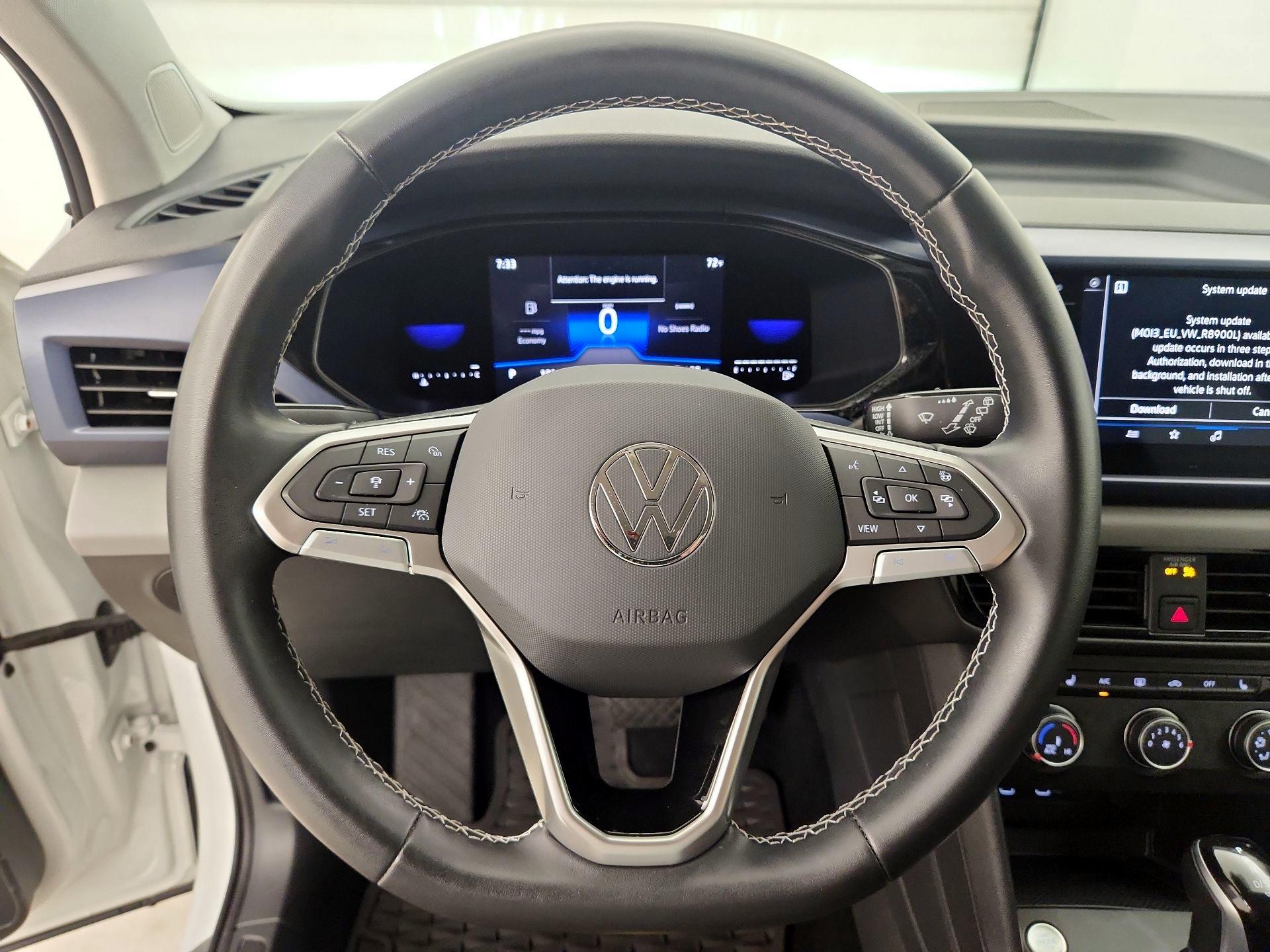 Thumbnail: 2022 Volkswagen Taos - 10
