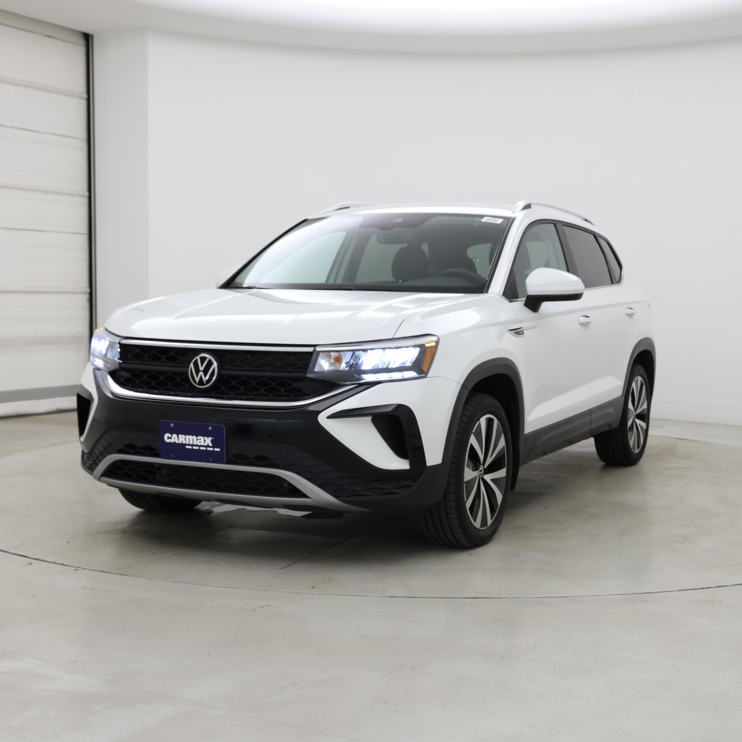 Thumbnail: 2022 Volkswagen Taos - 4