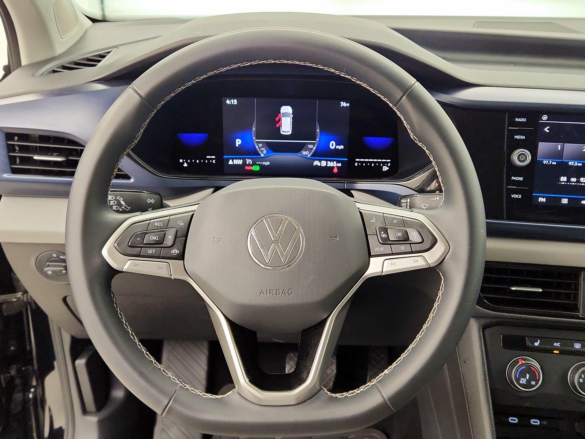 Thumbnail: 2022 Volkswagen Taos - 10